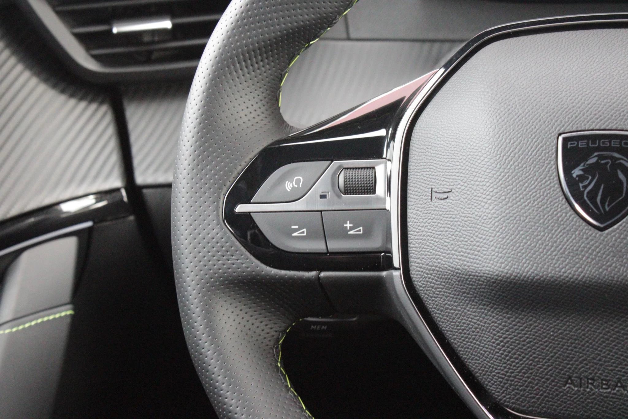 Hoofdafbeelding Peugeot e-208