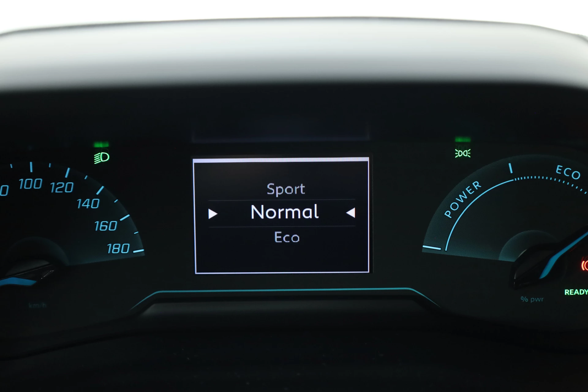 Hoofdafbeelding Peugeot e-208