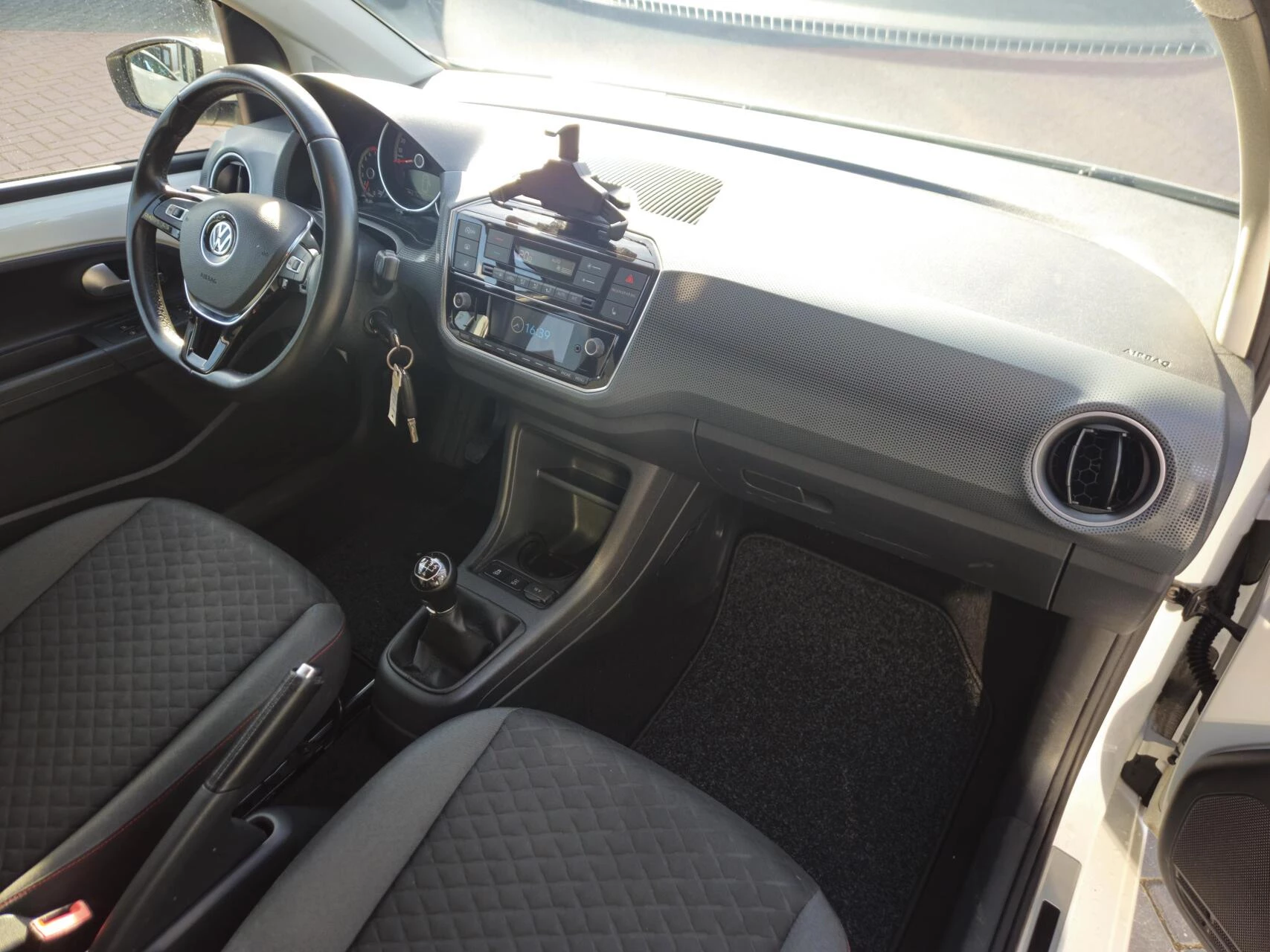 Hoofdafbeelding Volkswagen up!