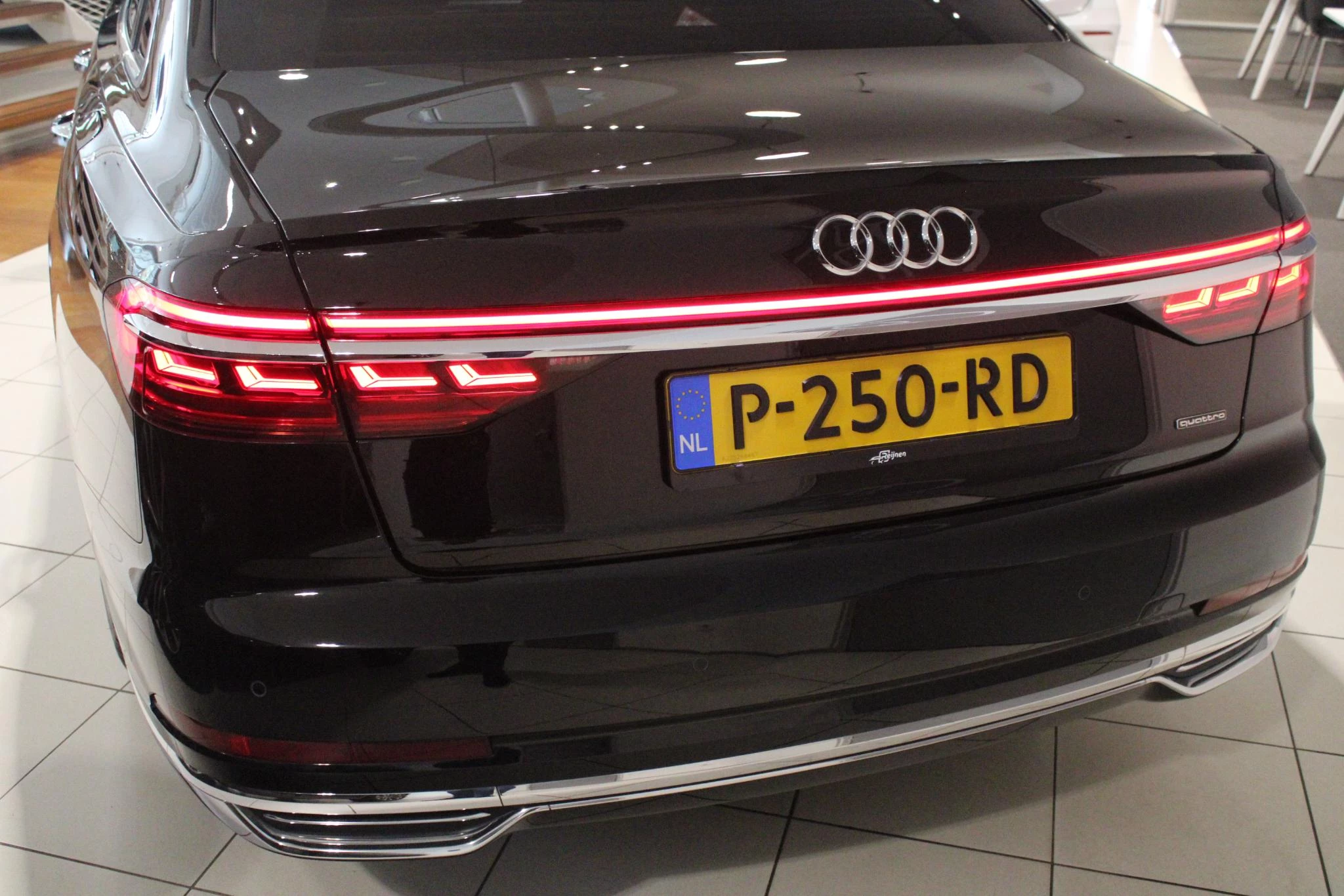 Hoofdafbeelding Audi A8