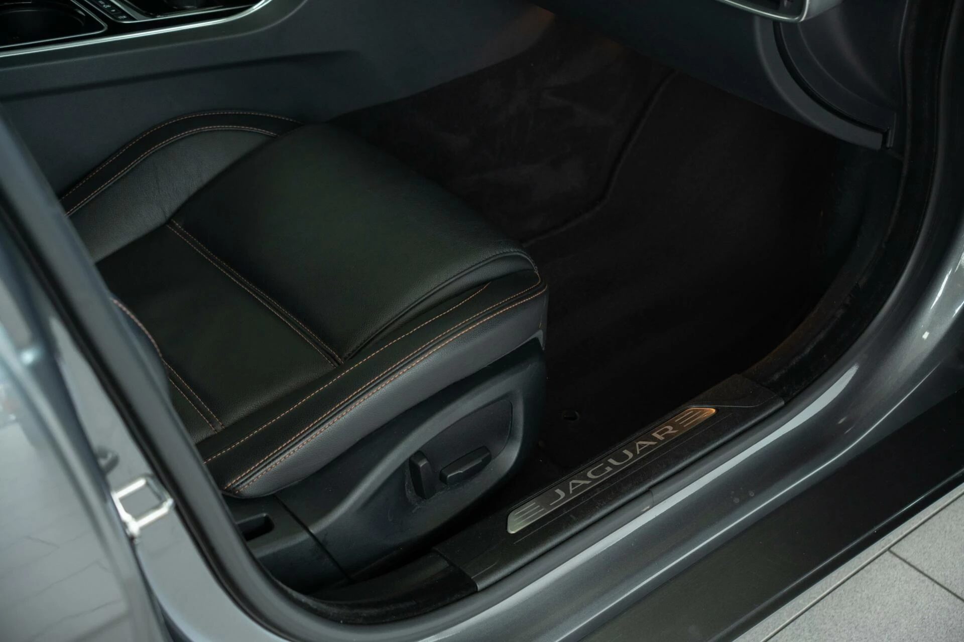 Hoofdafbeelding Jaguar XE