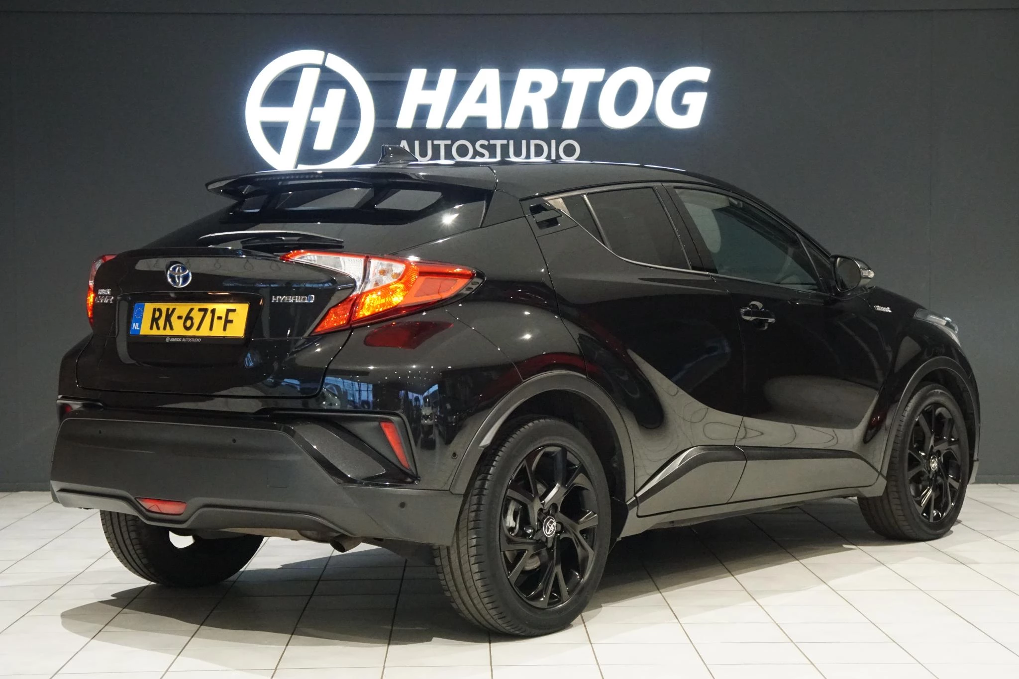 Hoofdafbeelding Toyota C-HR