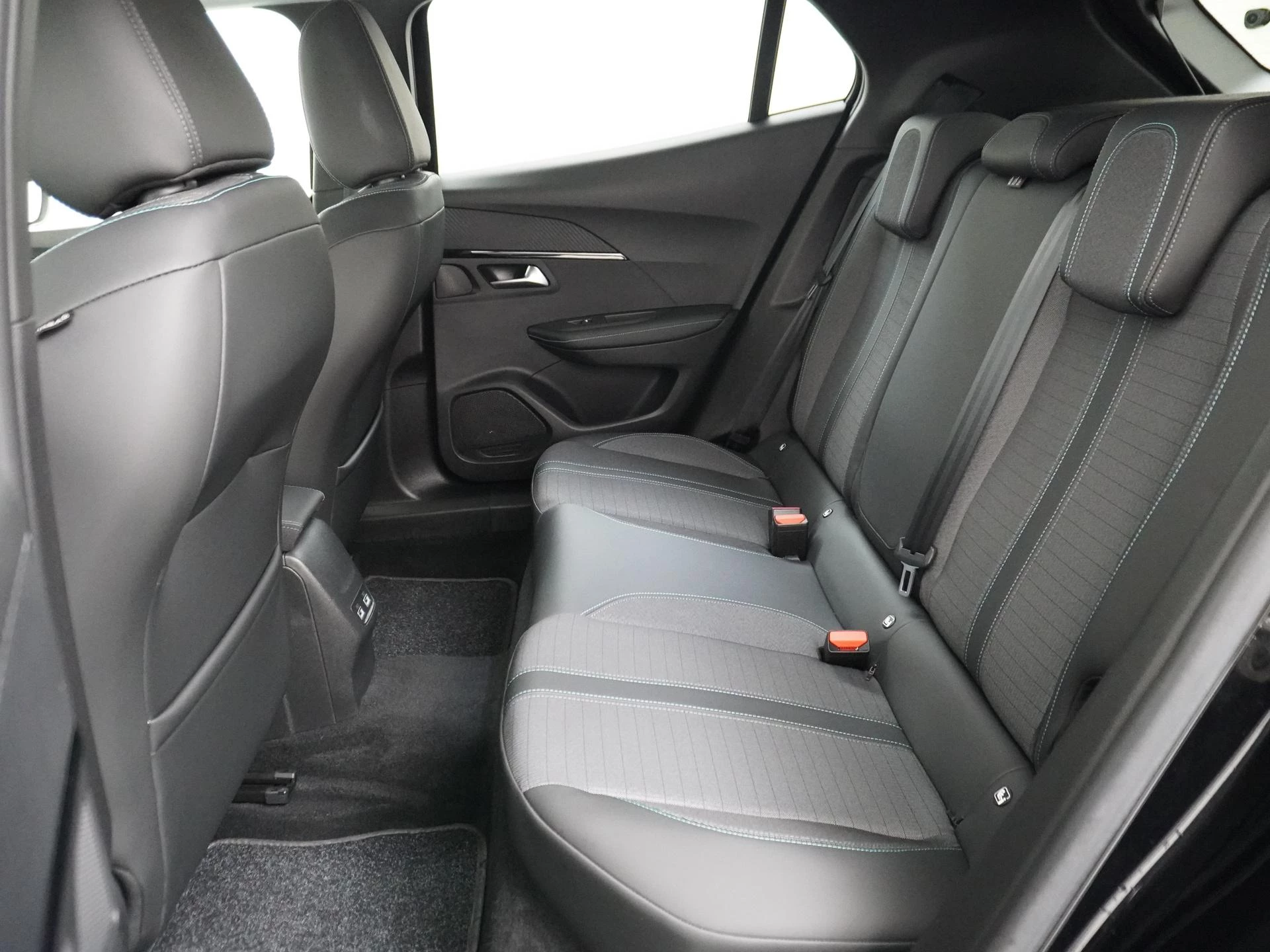 Hoofdafbeelding Peugeot e-2008