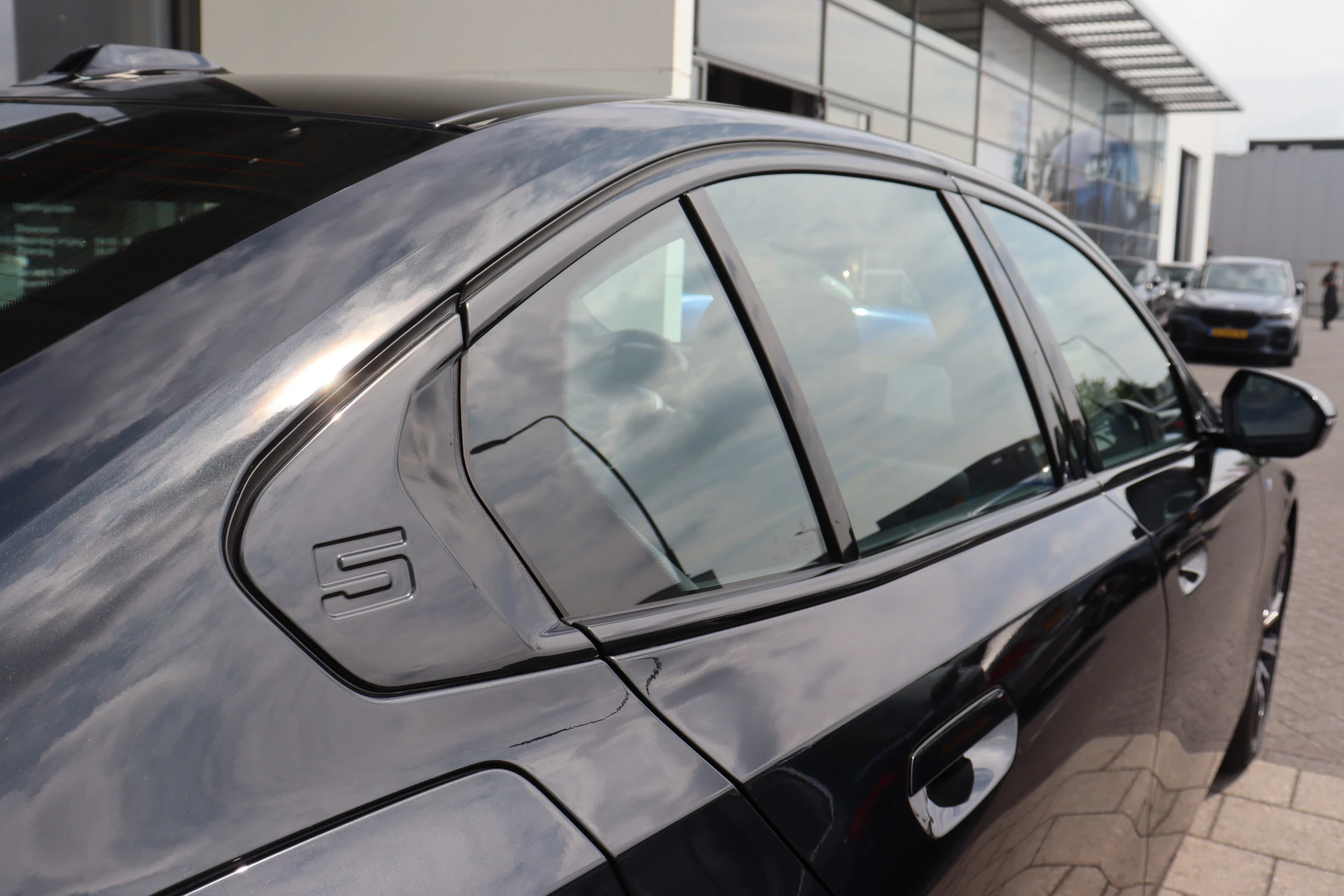 Hoofdafbeelding BMW i5