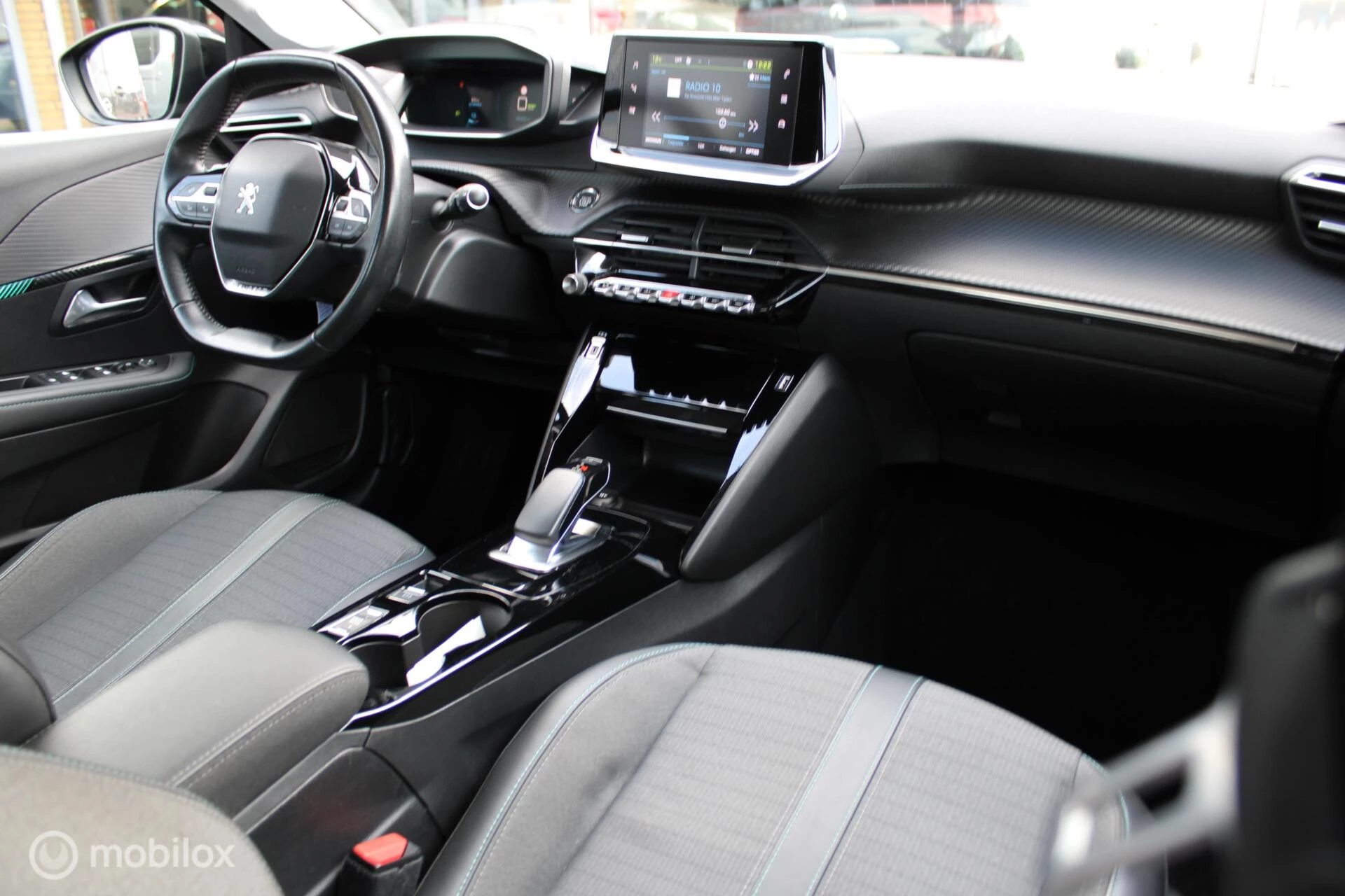 Hoofdafbeelding Peugeot e-208