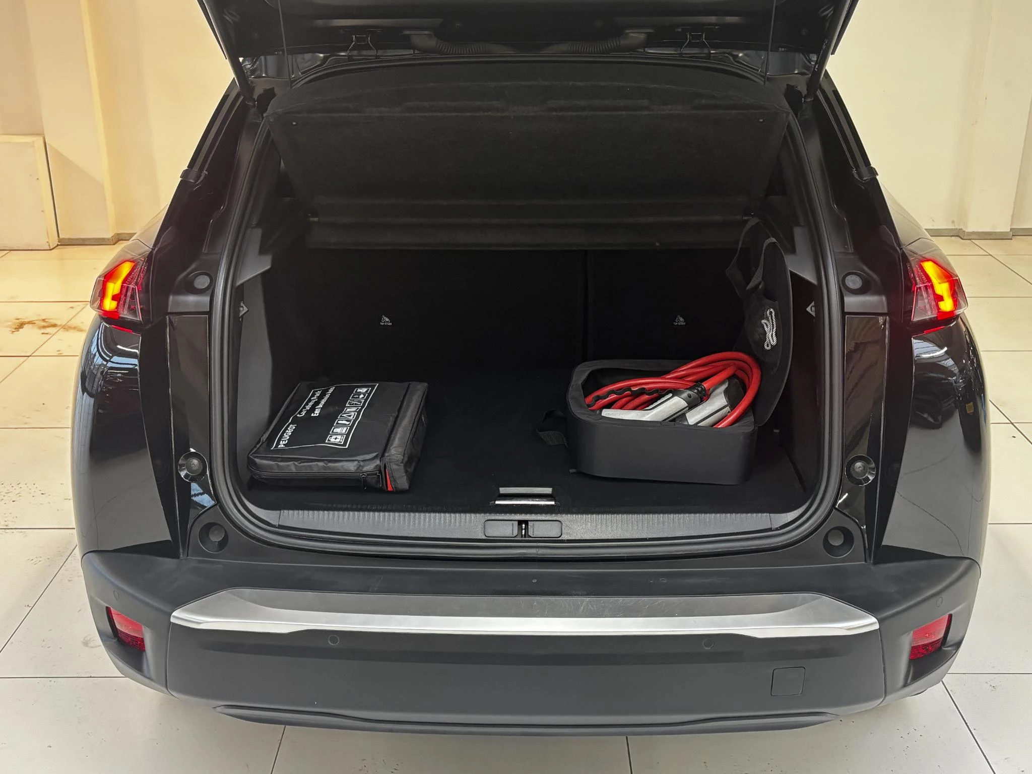 Hoofdafbeelding Peugeot e-2008