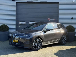 BMW iX xDrive50 High Executive 112 kWh SOH 92% | Sky Lounge | 360* Camera | Massage | Stoelventilatie/Verwarming | Elektrische Trekhaak |