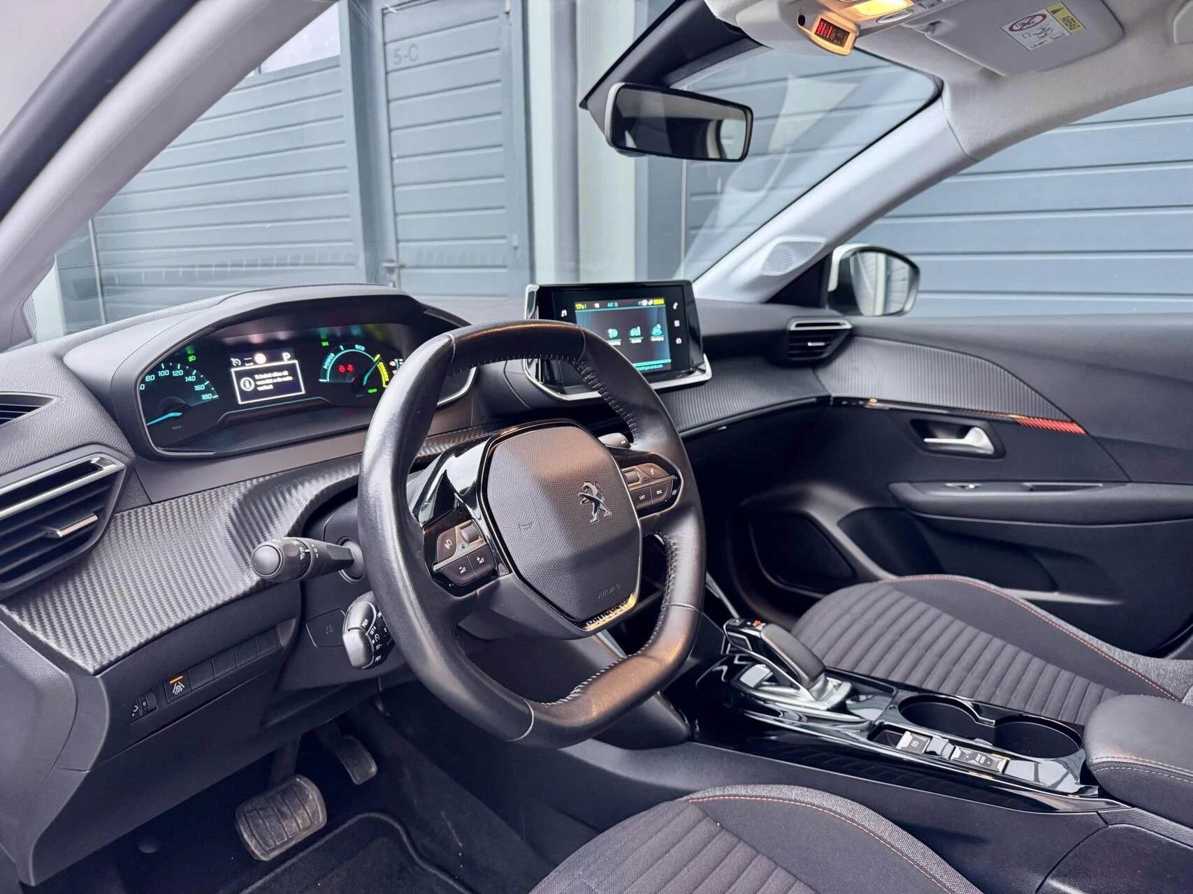 Hoofdafbeelding Peugeot e-208