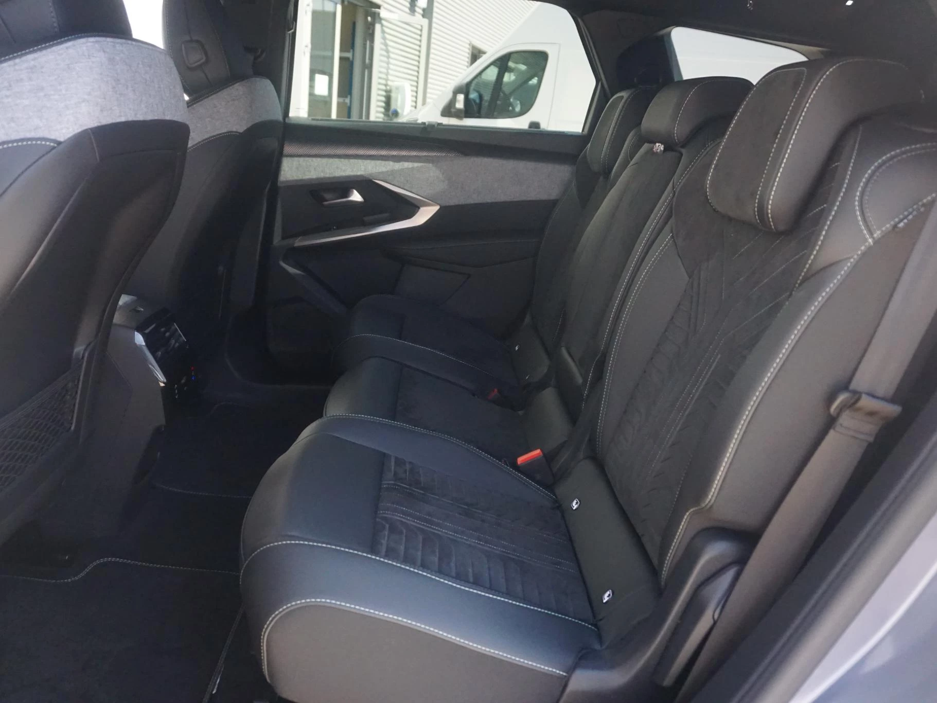 Hoofdafbeelding Peugeot e-5008