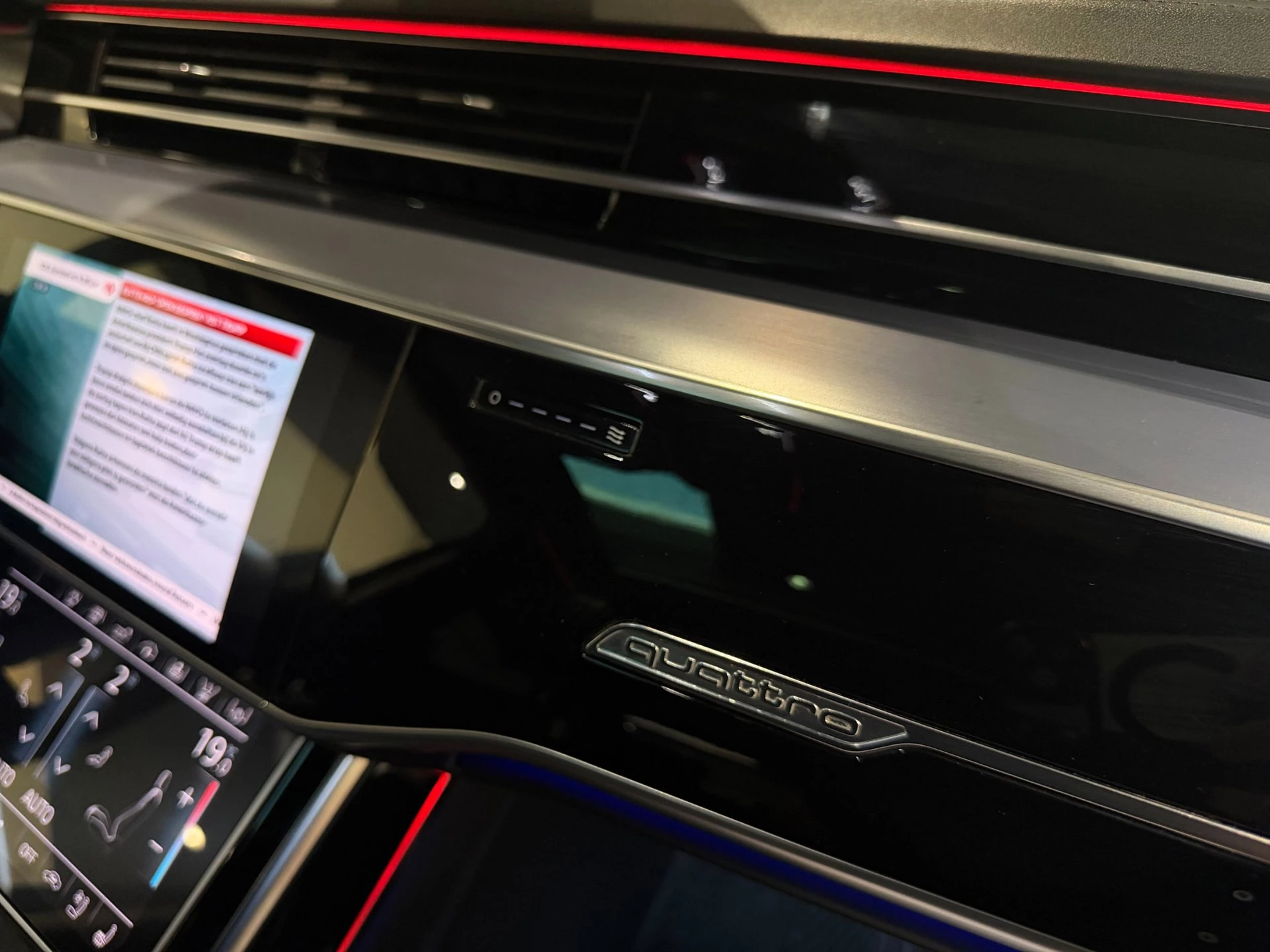 Hoofdafbeelding Audi A8