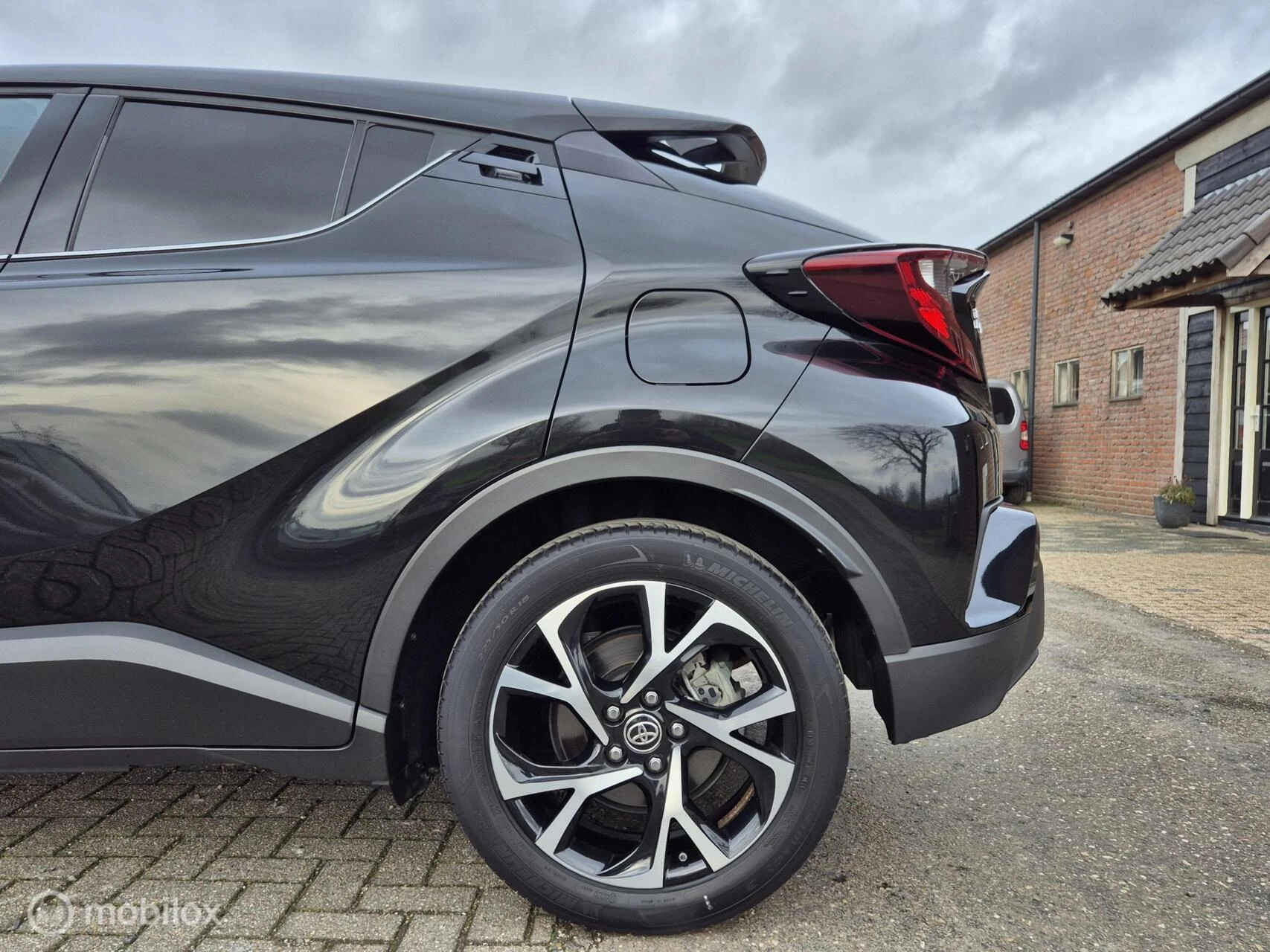 Hoofdafbeelding Toyota C-HR