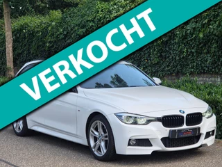 Hoofdafbeelding BMW 3 Serie BMW 3-serie Touring 320i M Sport Shadow EX 6WB Panorama Apple CarPlay Digitaal Teller NAP 2e-Eig F31
