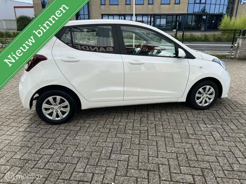 Hoofdafbeelding Hyundai i10