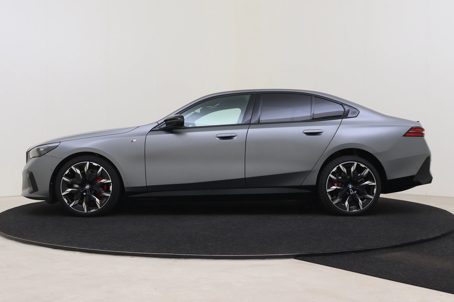 Hoofdafbeelding BMW i5