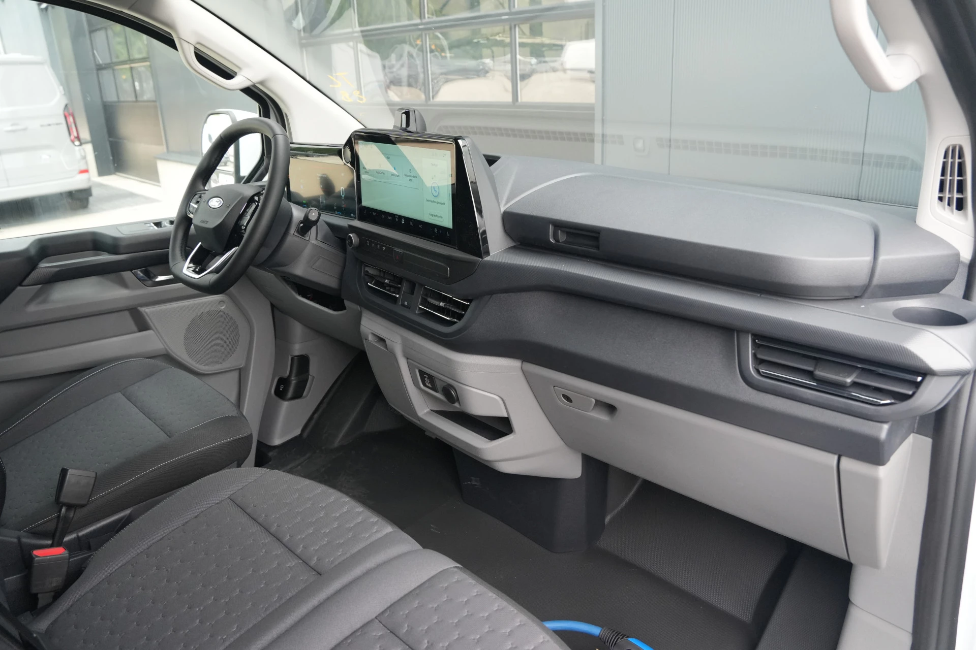 Hoofdafbeelding Ford E-Transit Custom
