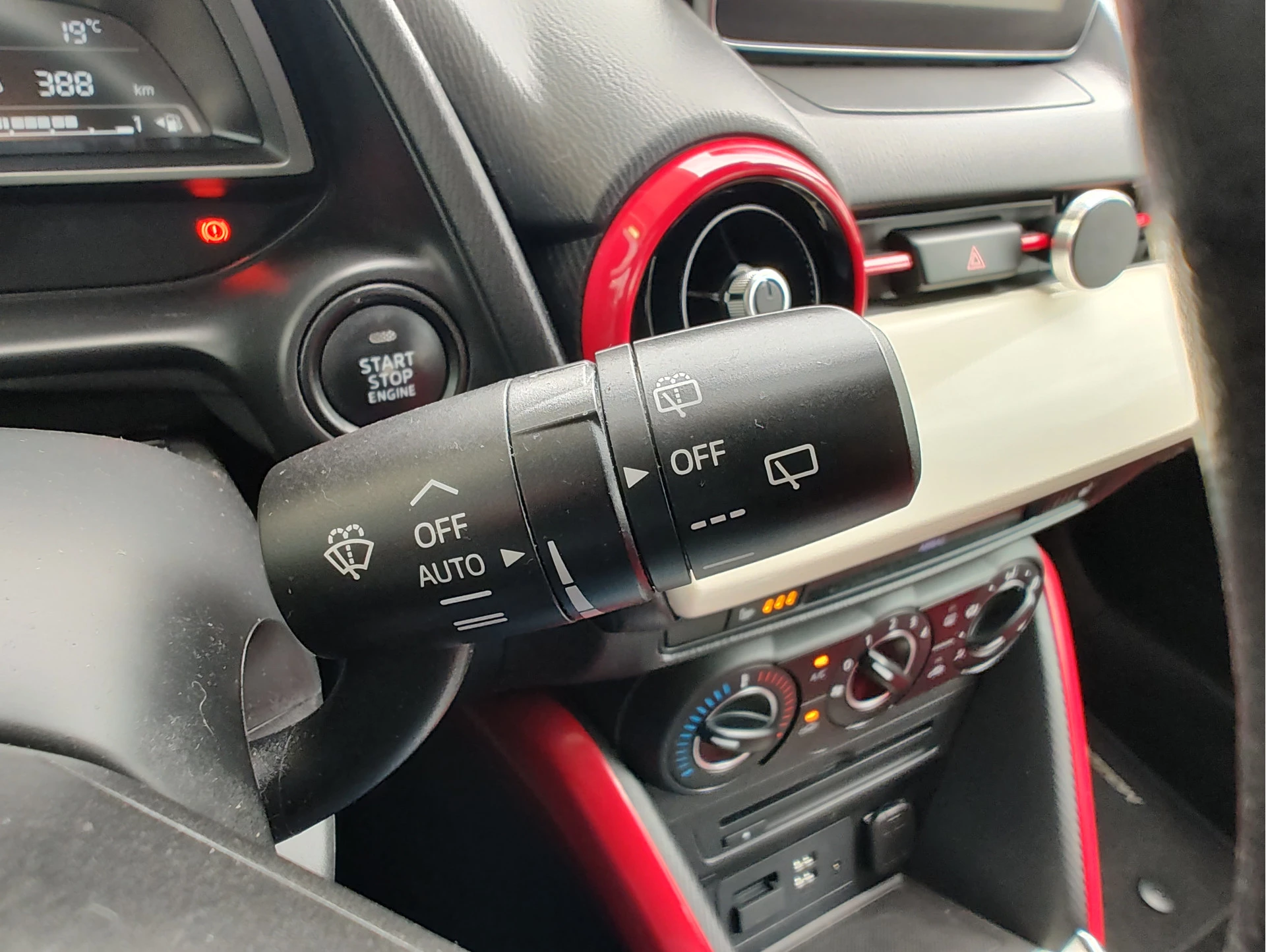 Hoofdafbeelding Mazda 2