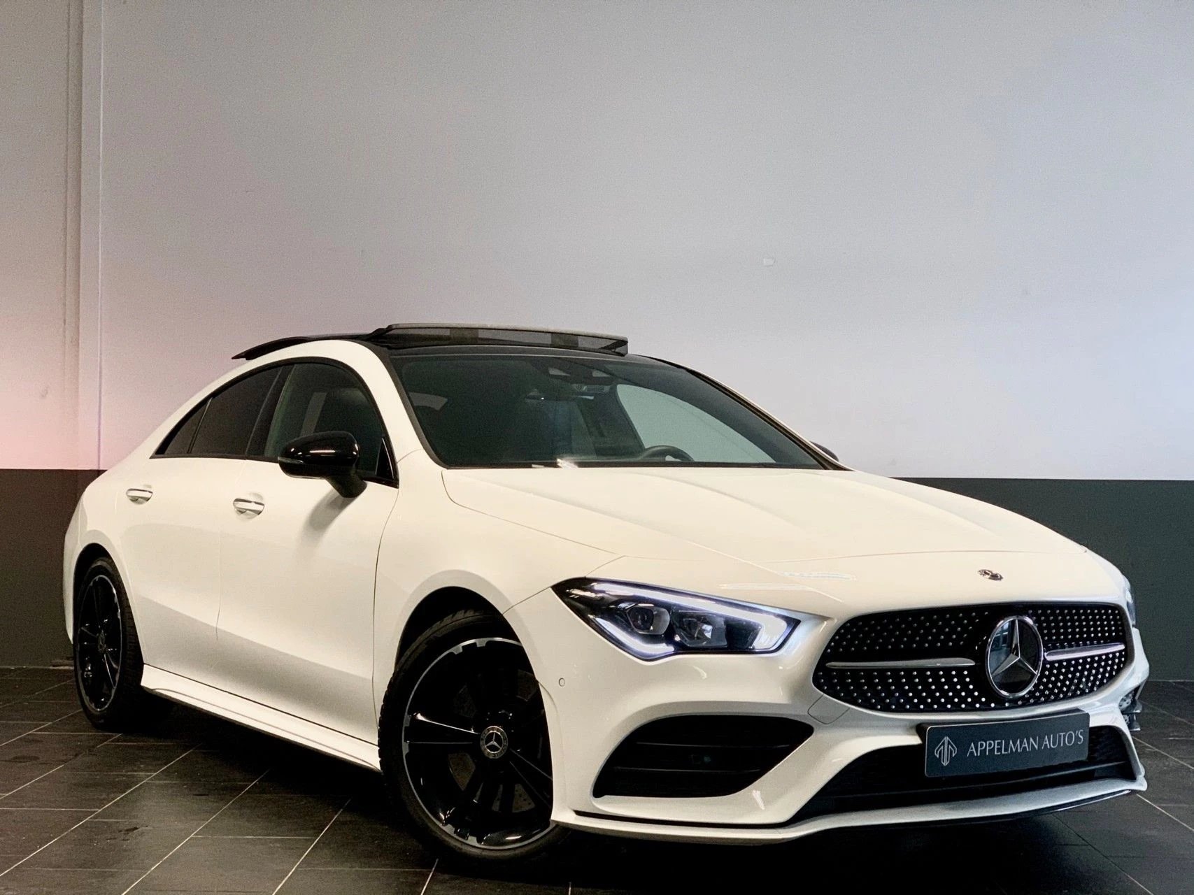 Hoofdafbeelding Mercedes-Benz CLA