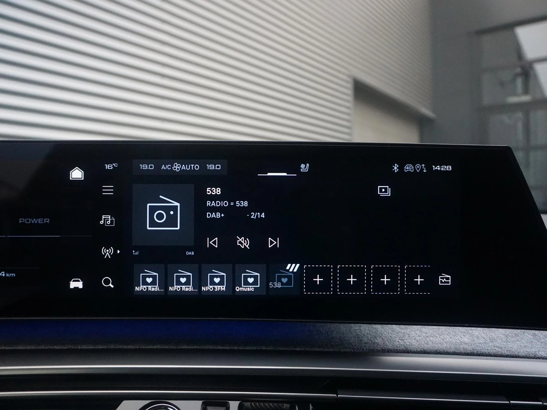 Hoofdafbeelding Peugeot e-3008