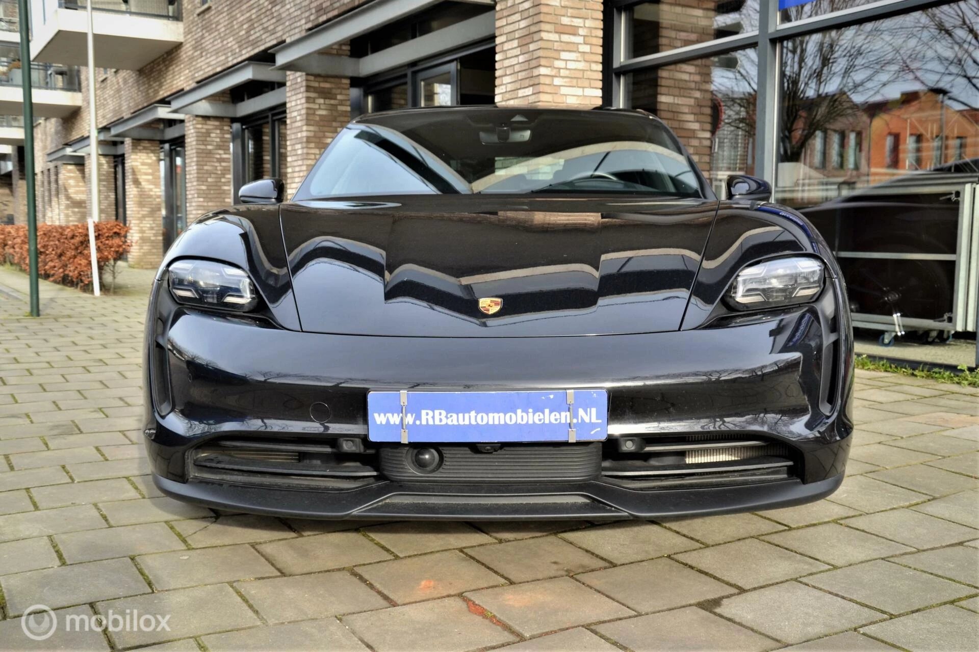 Hoofdafbeelding Porsche Taycan