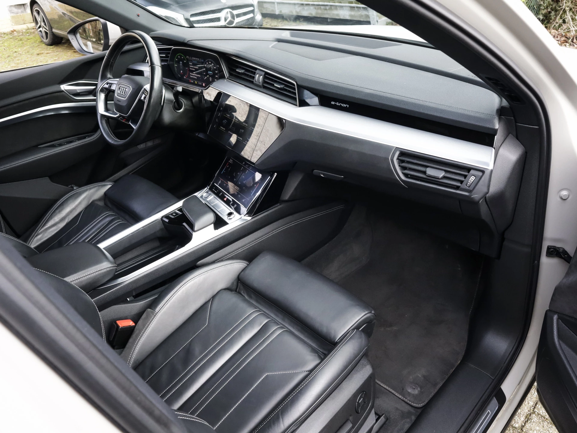 Hoofdafbeelding Audi e-tron