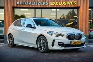 Hoofdafbeelding BMW 1 Serie BMW 1-serie 118i Introduction Edition M Pakket Panodak Leer DAB+ Navigatie Stoel Stuurverw.