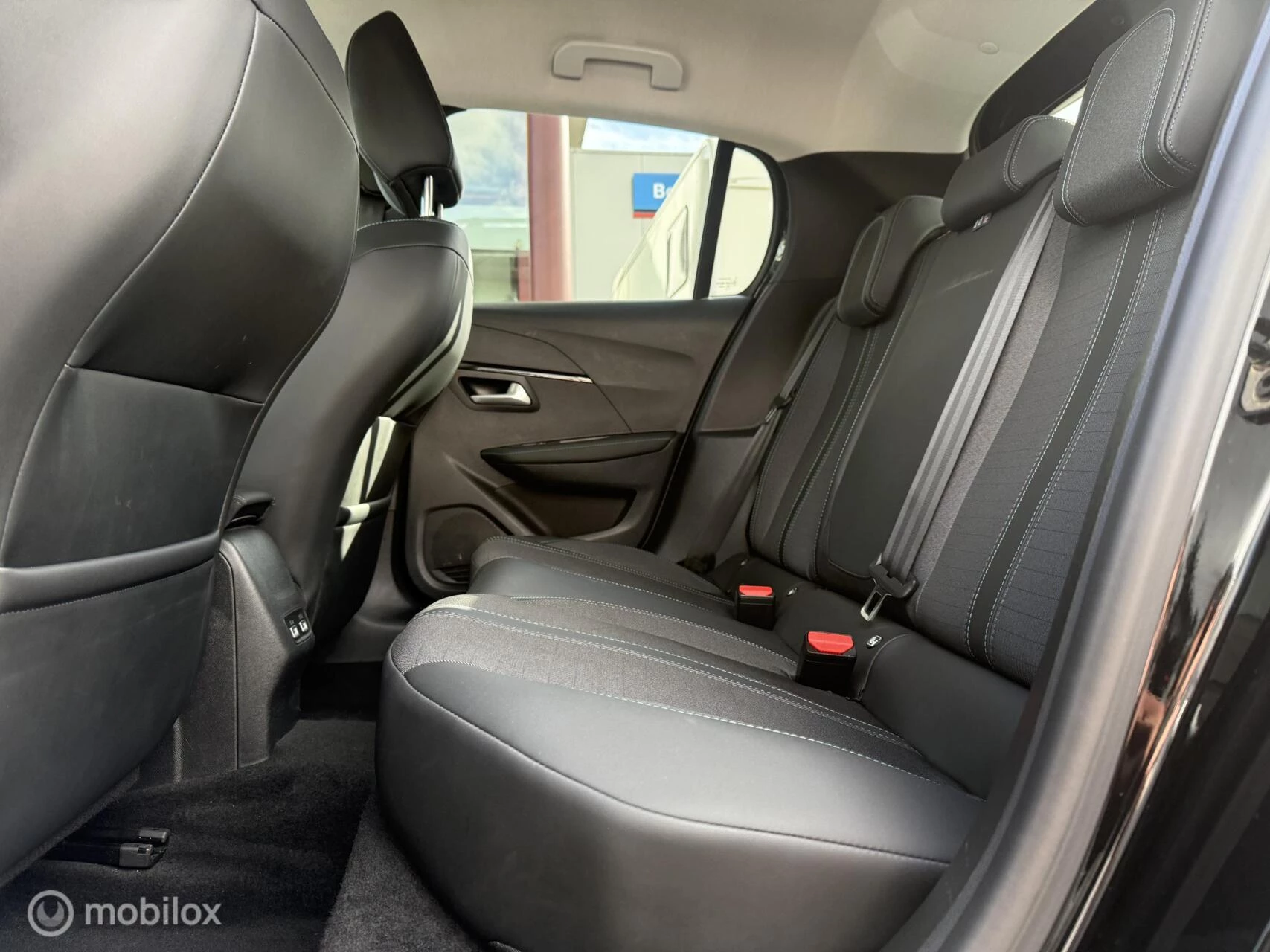 Hoofdafbeelding Peugeot e-208