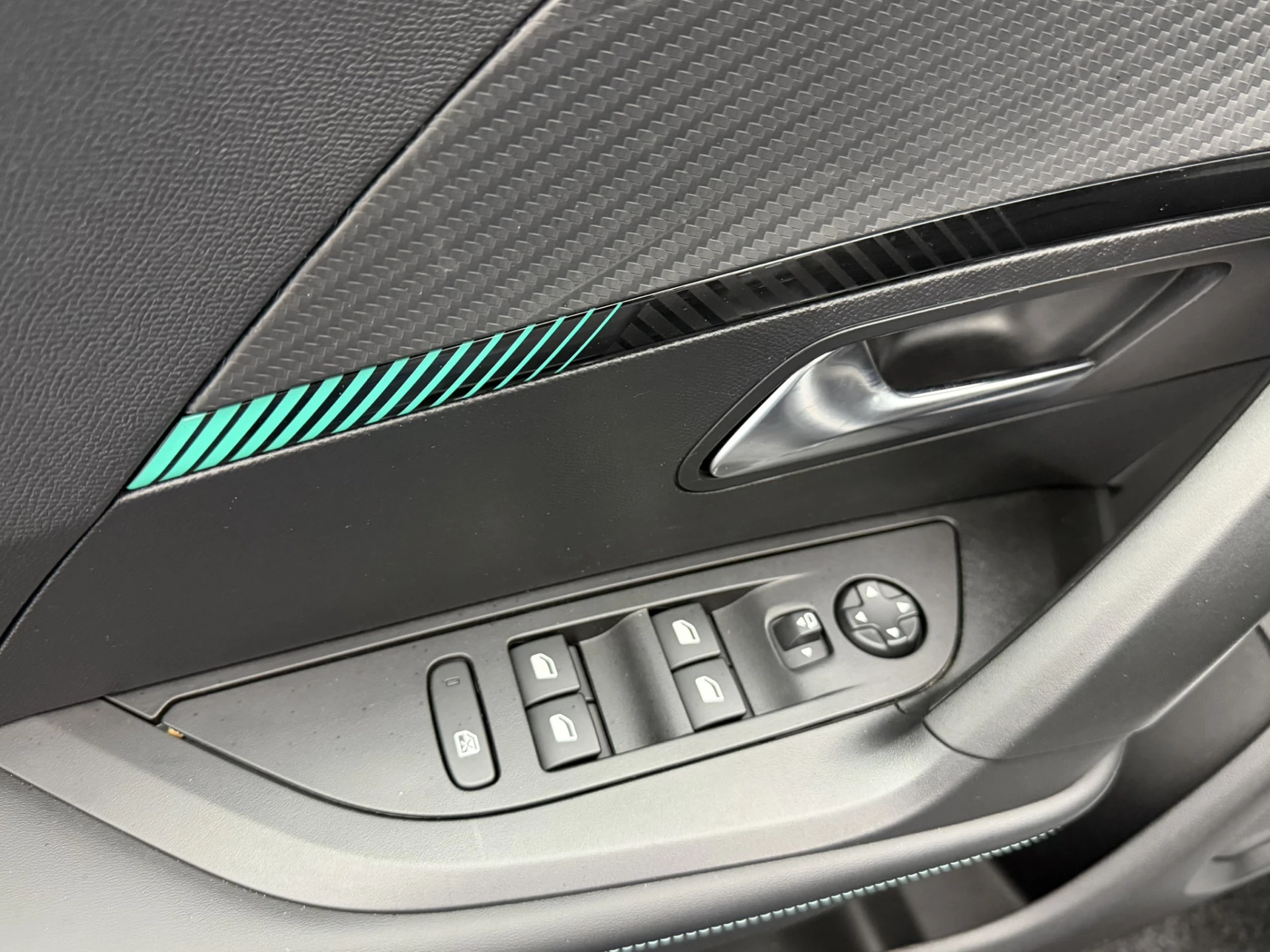 Hoofdafbeelding Peugeot e-2008