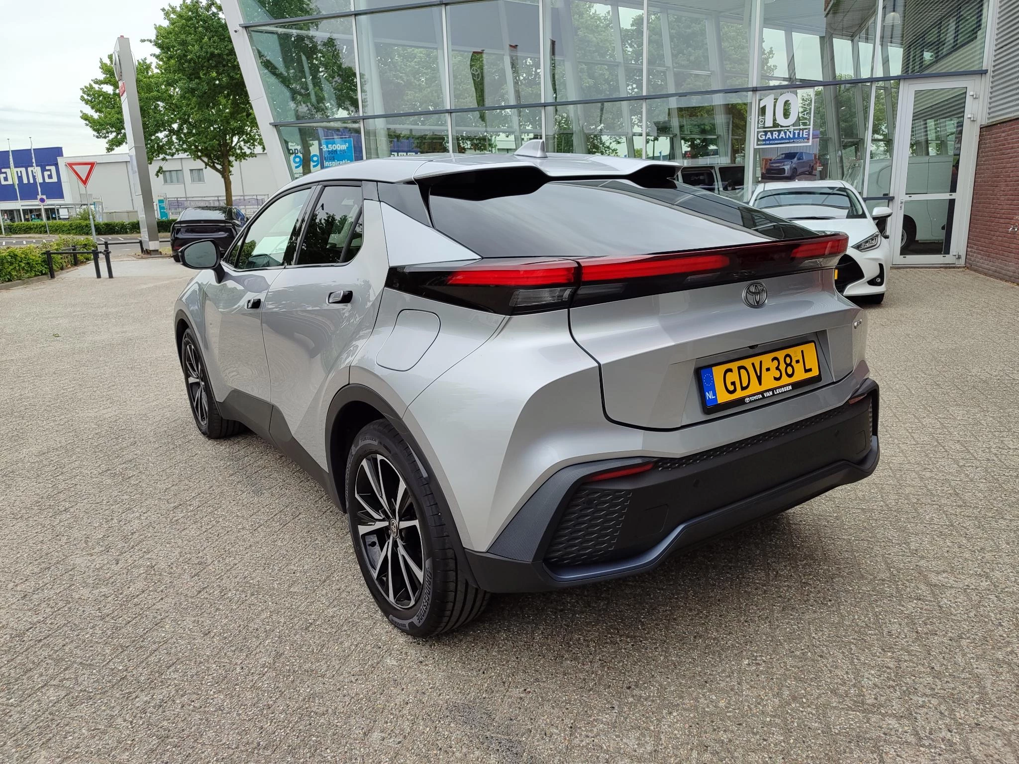 Hoofdafbeelding Toyota C-HR