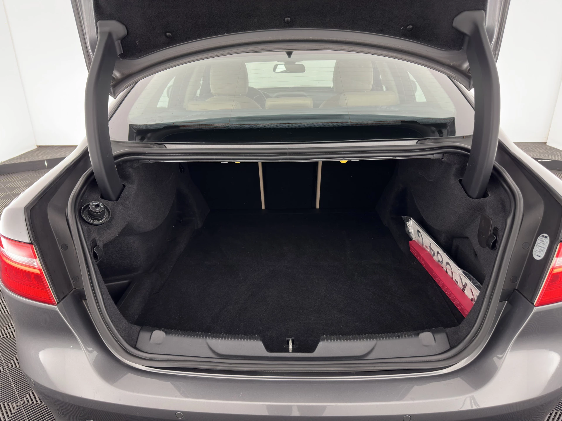 Hoofdafbeelding Jaguar XE