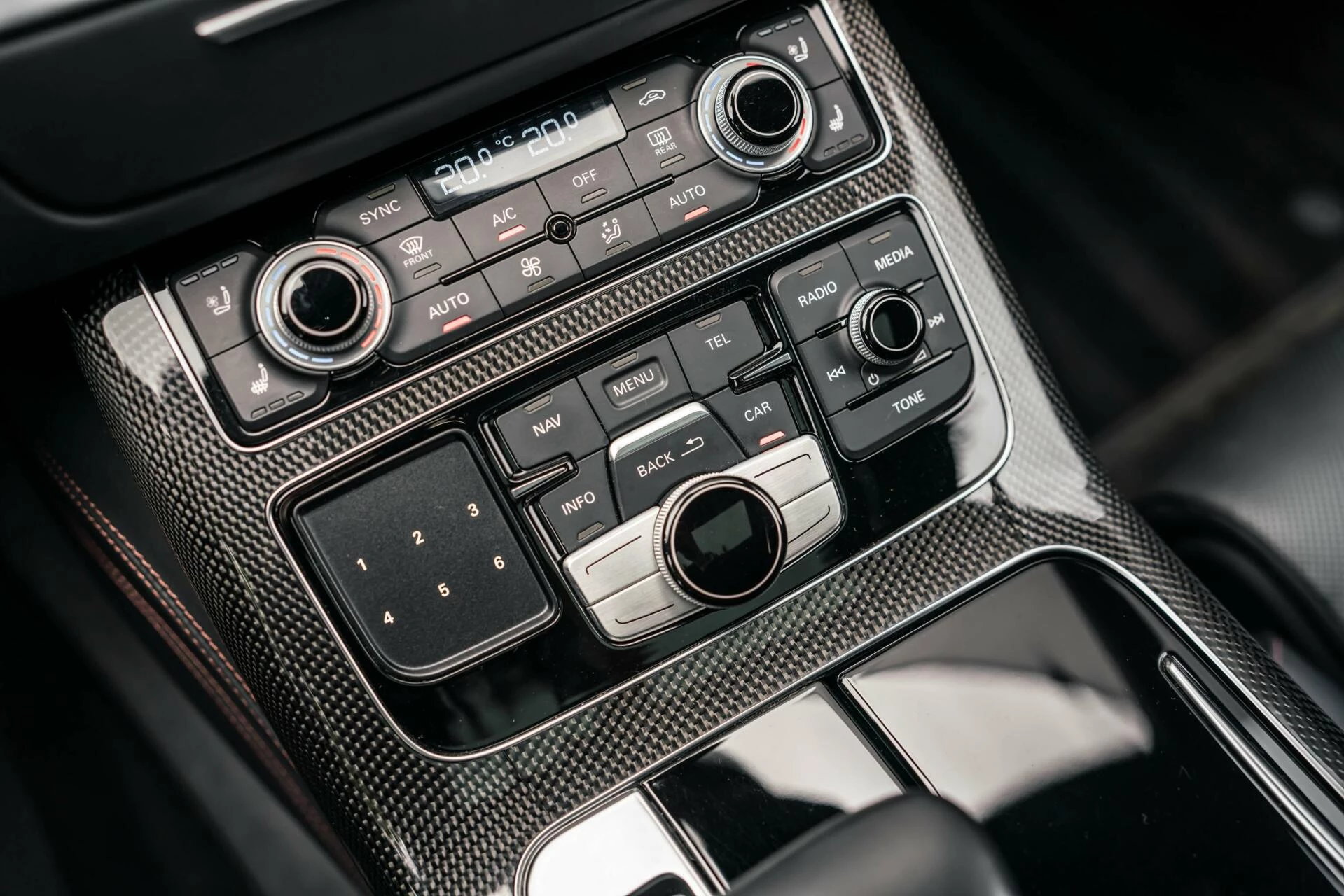 Hoofdafbeelding Audi S8