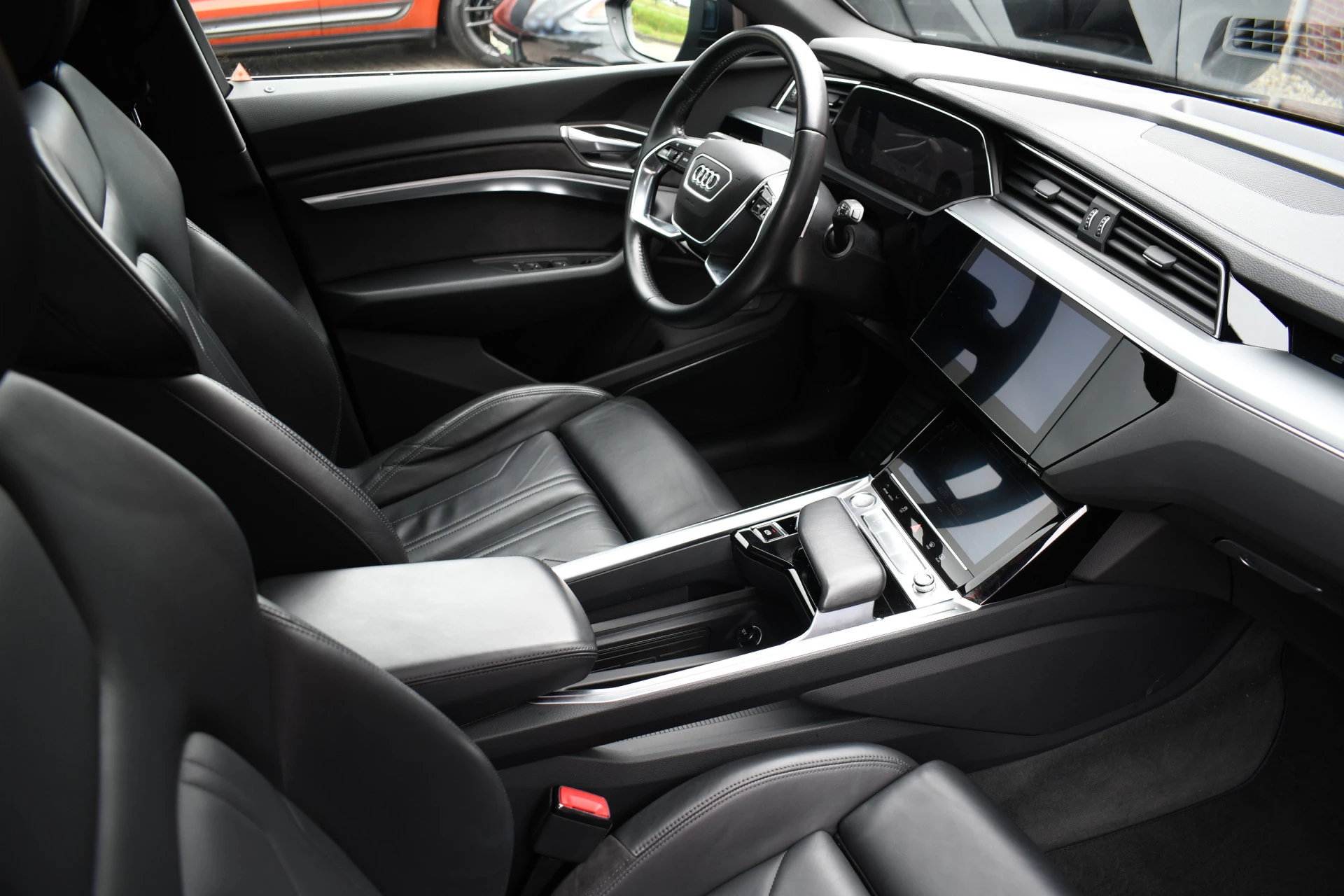 Hoofdafbeelding Audi e-tron