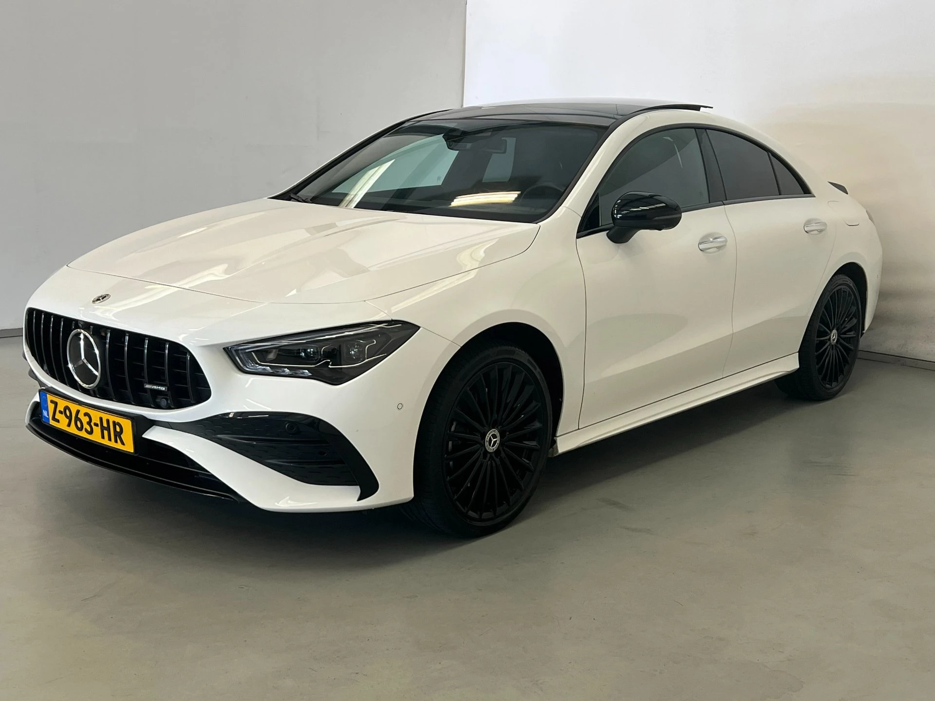 Hoofdafbeelding Mercedes-Benz CLA