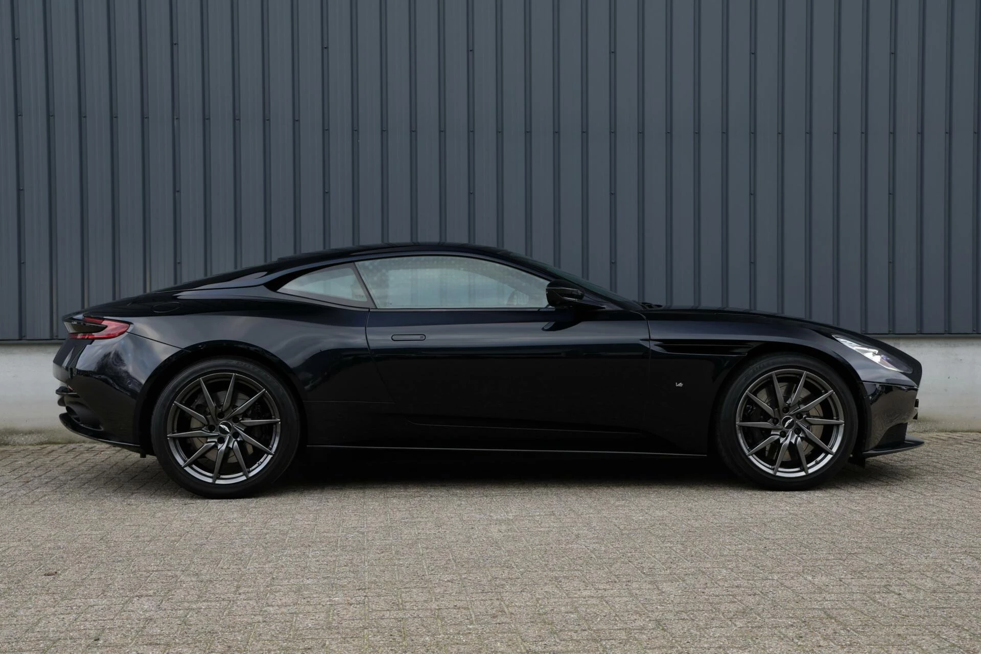 Hoofdafbeelding Aston Martin DB11