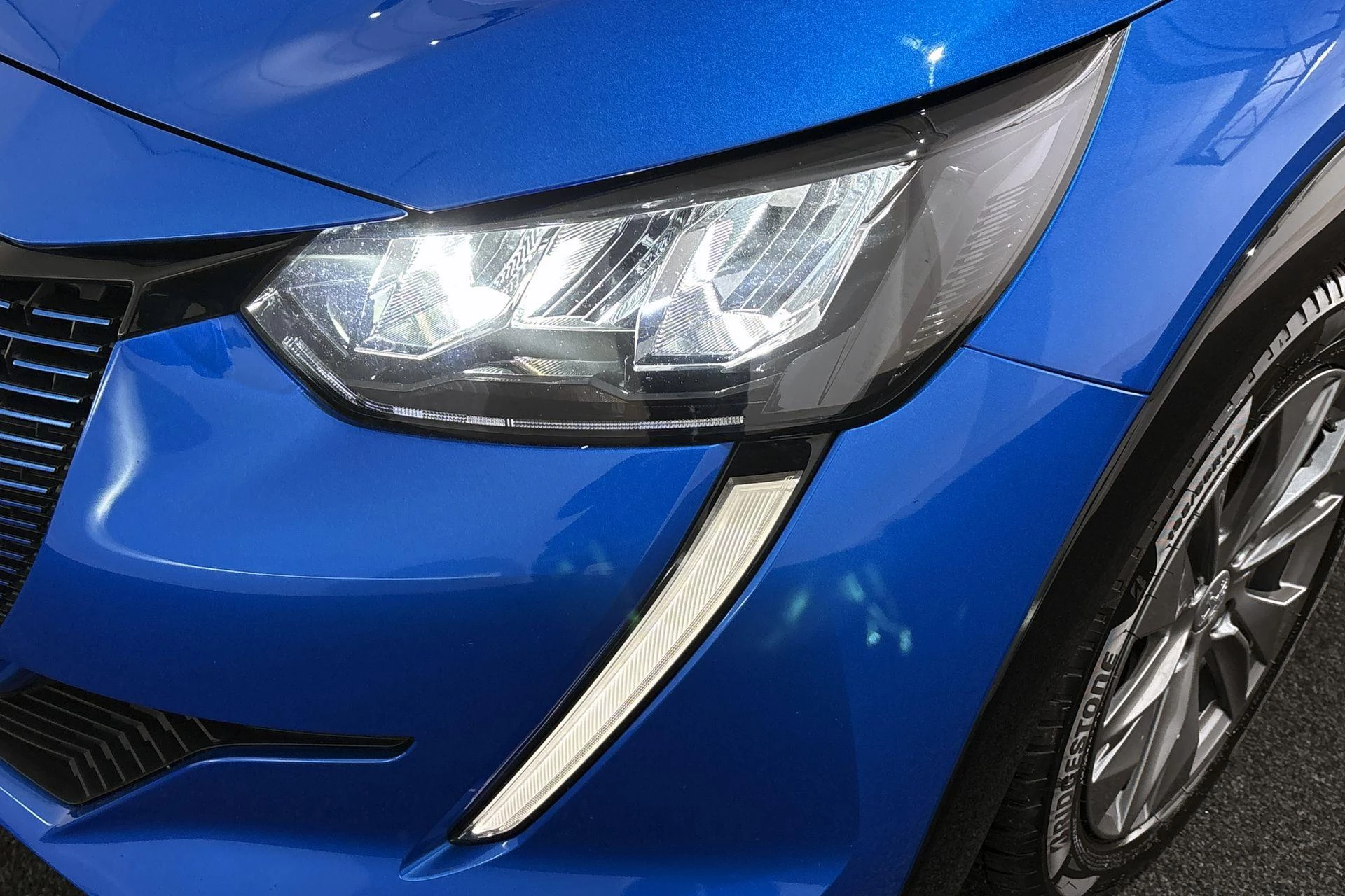 Hoofdafbeelding Peugeot e-208