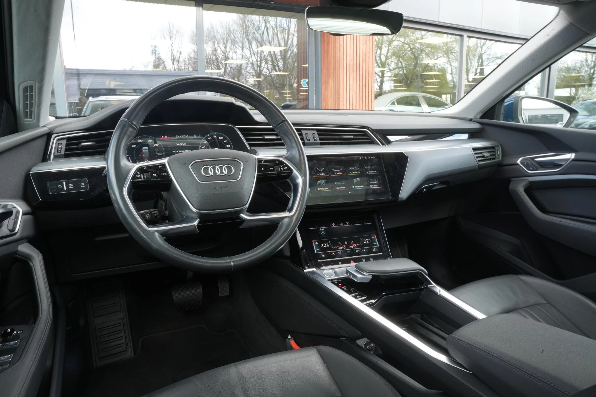Hoofdafbeelding Audi e-tron
