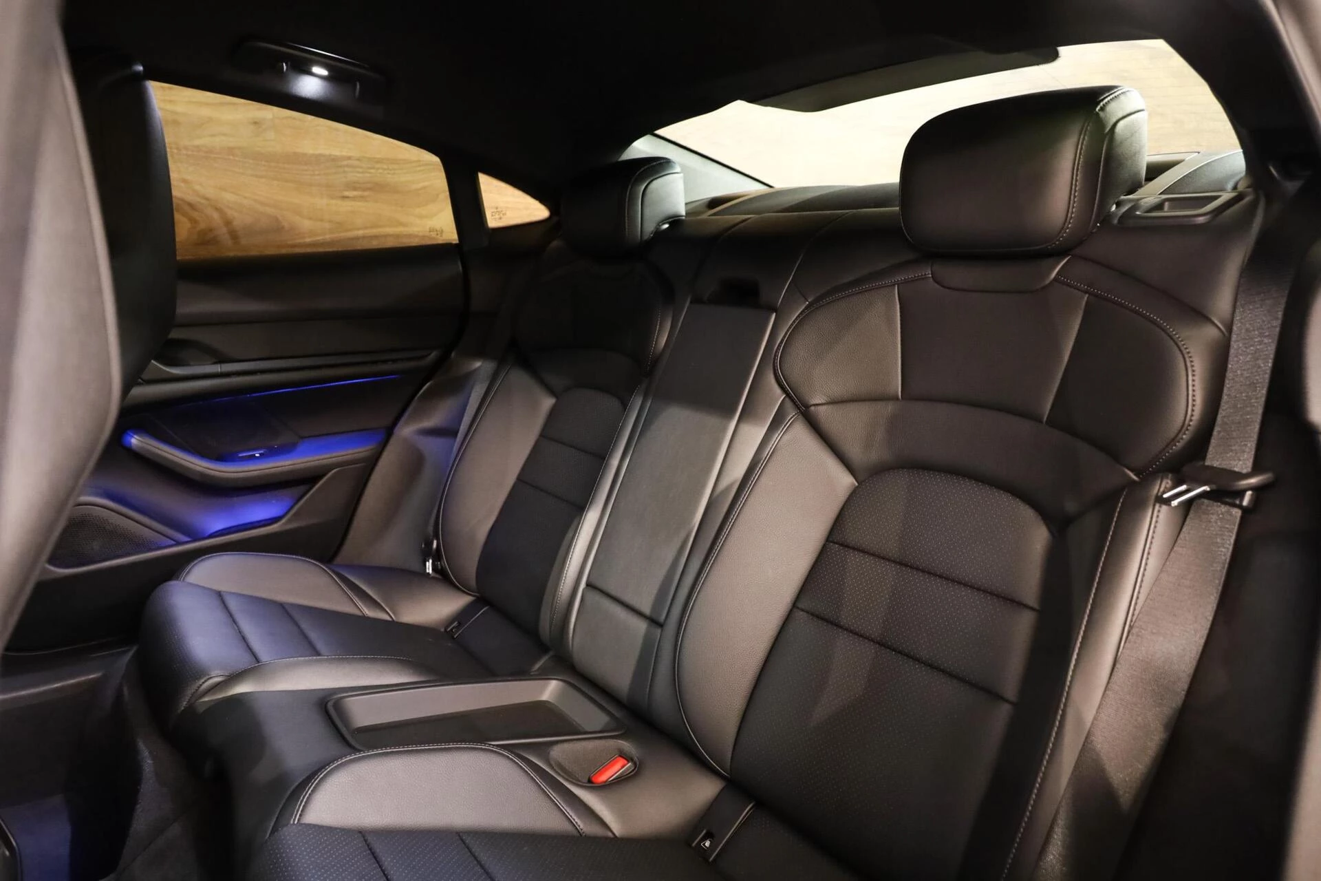 Hoofdafbeelding Porsche Taycan