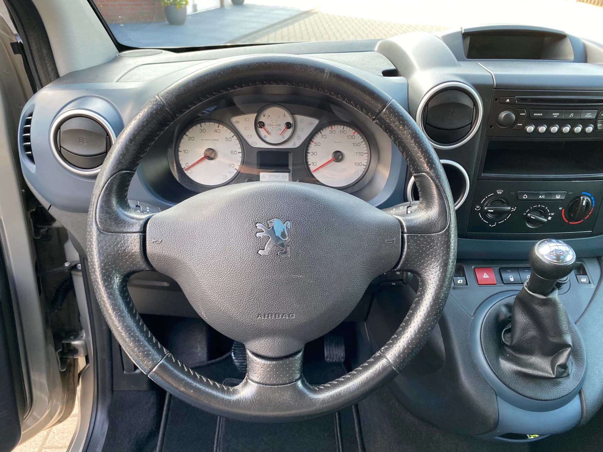 Hoofdafbeelding Peugeot Partner