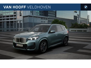 Hoofdafbeelding BMW iX1 BMW iX1 eDrive20 M Sport Automaat / Panoramadak / Sportstoelen / Achteruitrijcamera / Comfort Access / M Adaptief onderstel / Stoelverwarming / Adaptieve LED / Parking Assistant