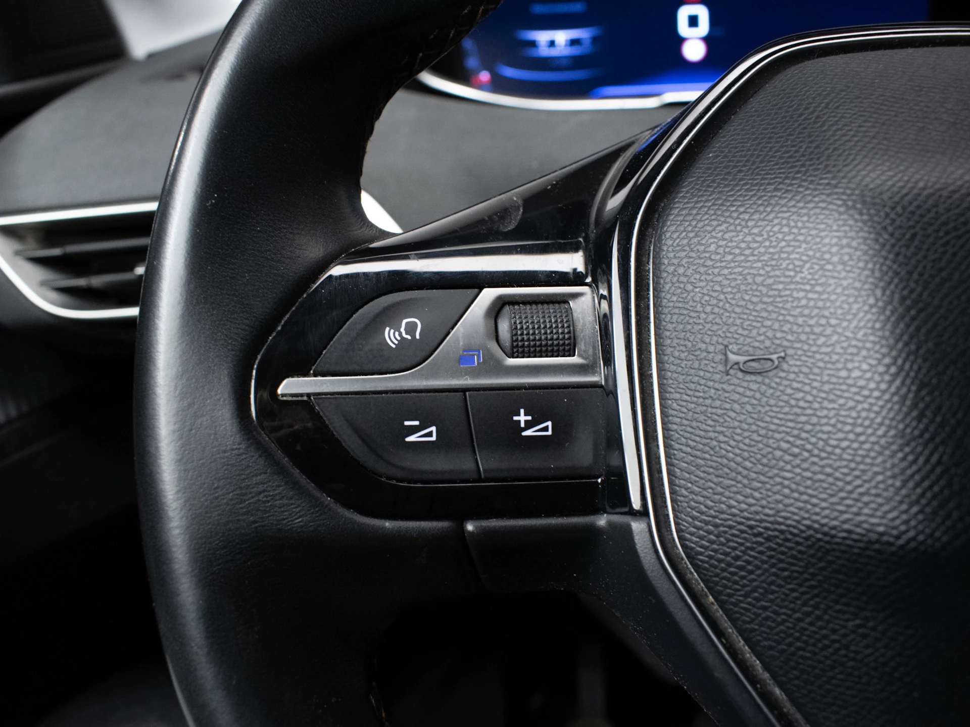 Hoofdafbeelding Peugeot e-2008