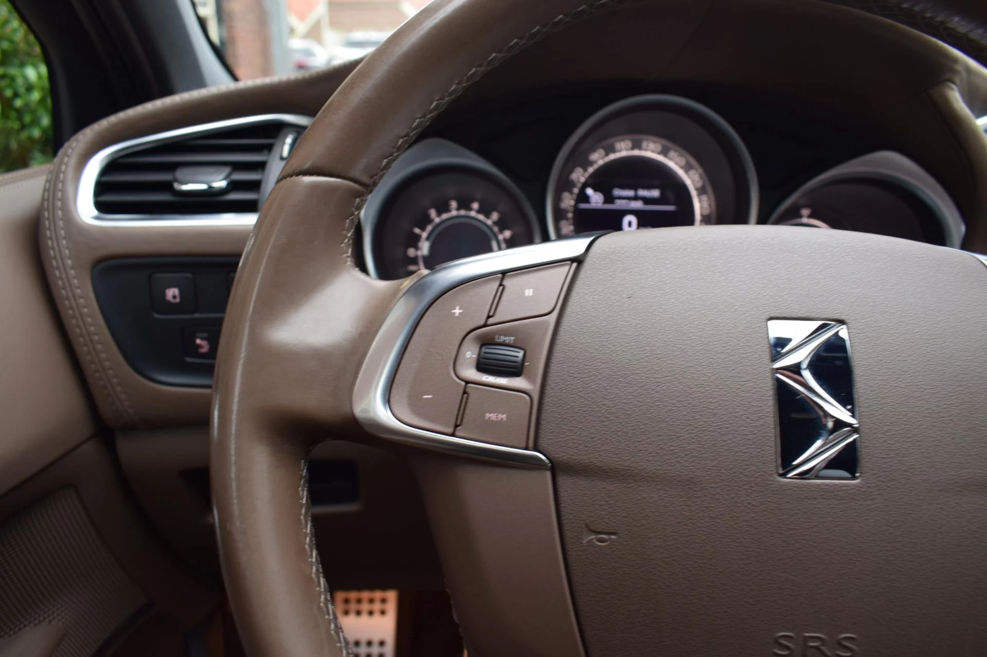 Hoofdafbeelding DS DS 4