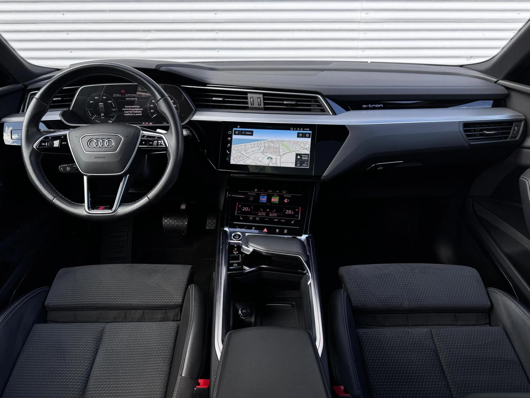 Hoofdafbeelding Audi e-tron
