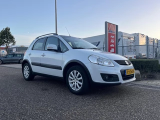 Hoofdafbeelding Suzuki SX4 Suzuki SX4 1.6 Expressive Style | NAVI | LM Velgen | Airco |  Trekhaak | Stoelverwarming | Dakrailing