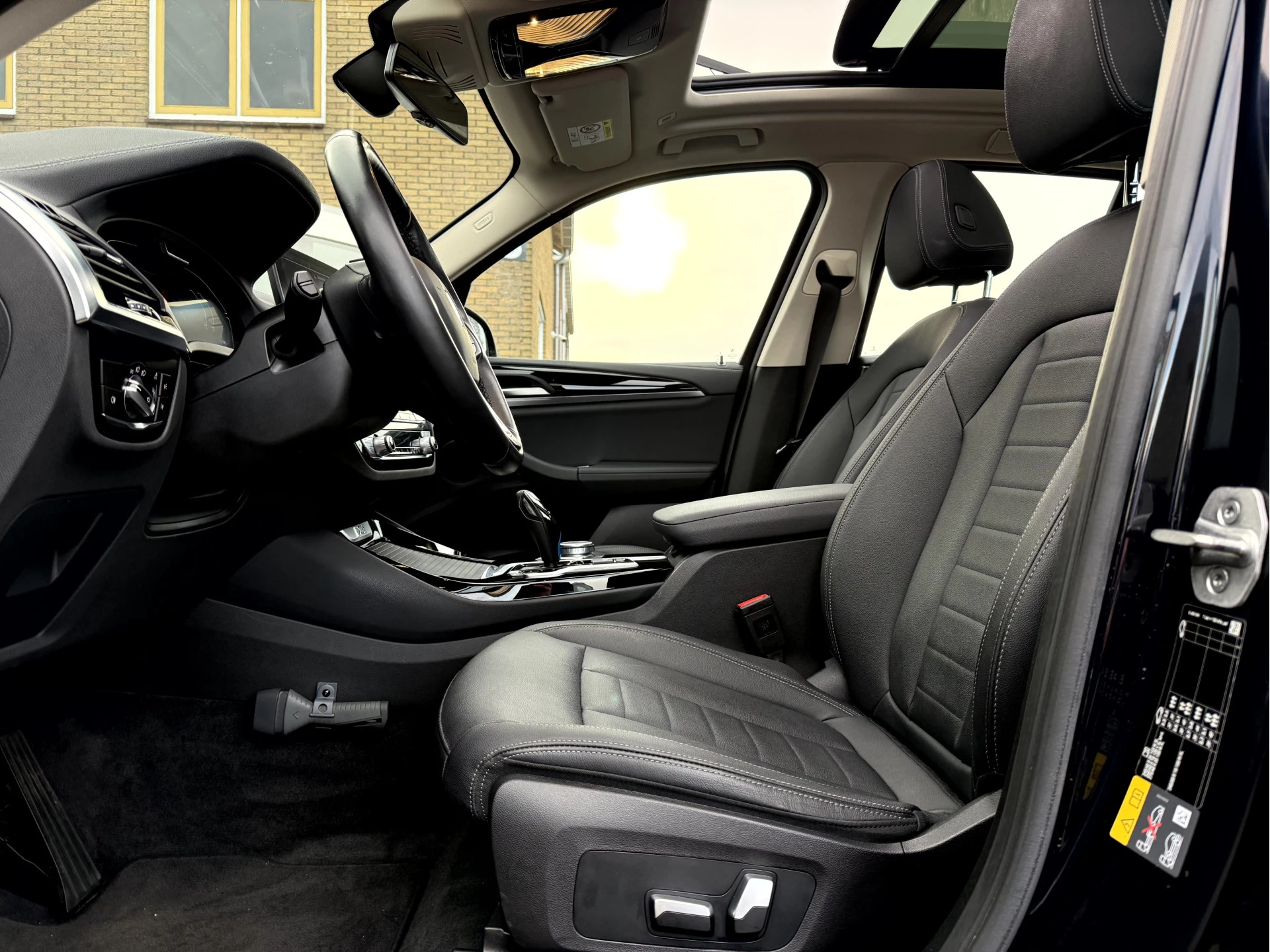 Hoofdafbeelding BMW iX3