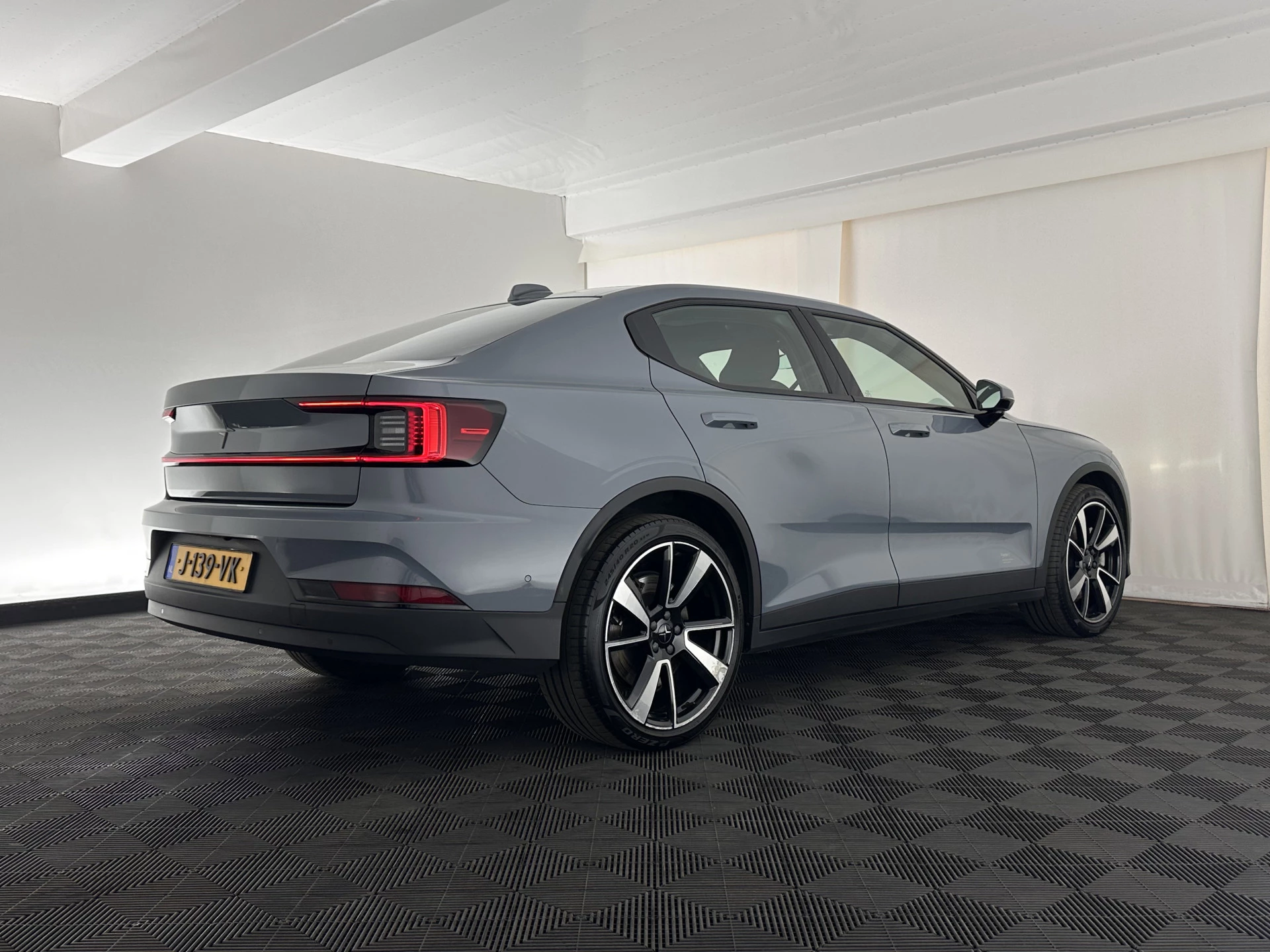 Hoofdafbeelding Polestar 2