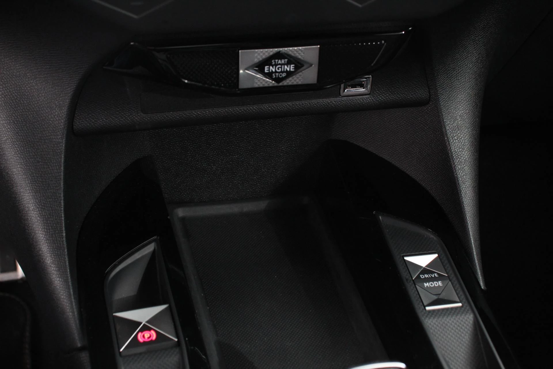 Hoofdafbeelding DS DS 3