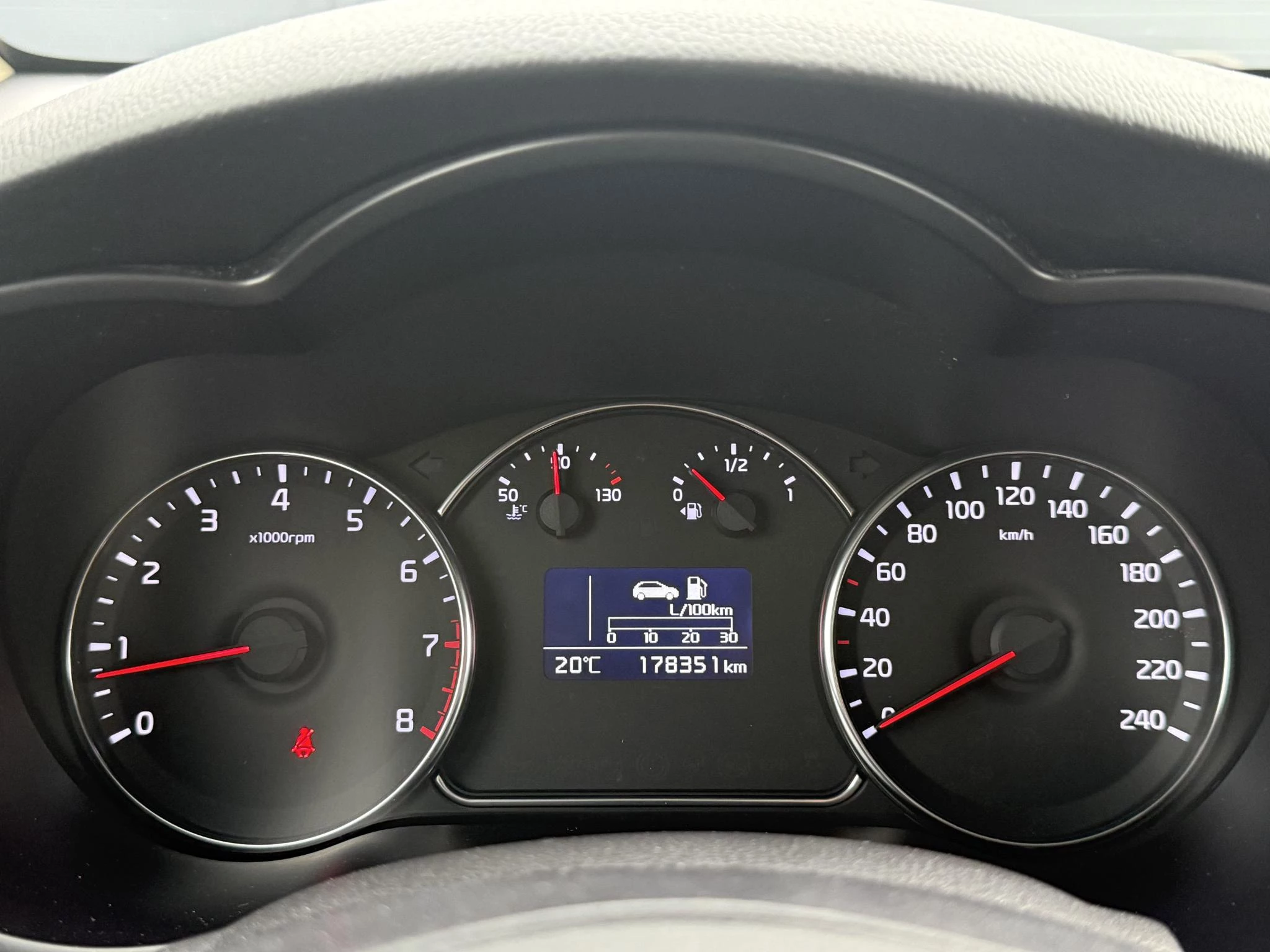 Hoofdafbeelding Kia Carens