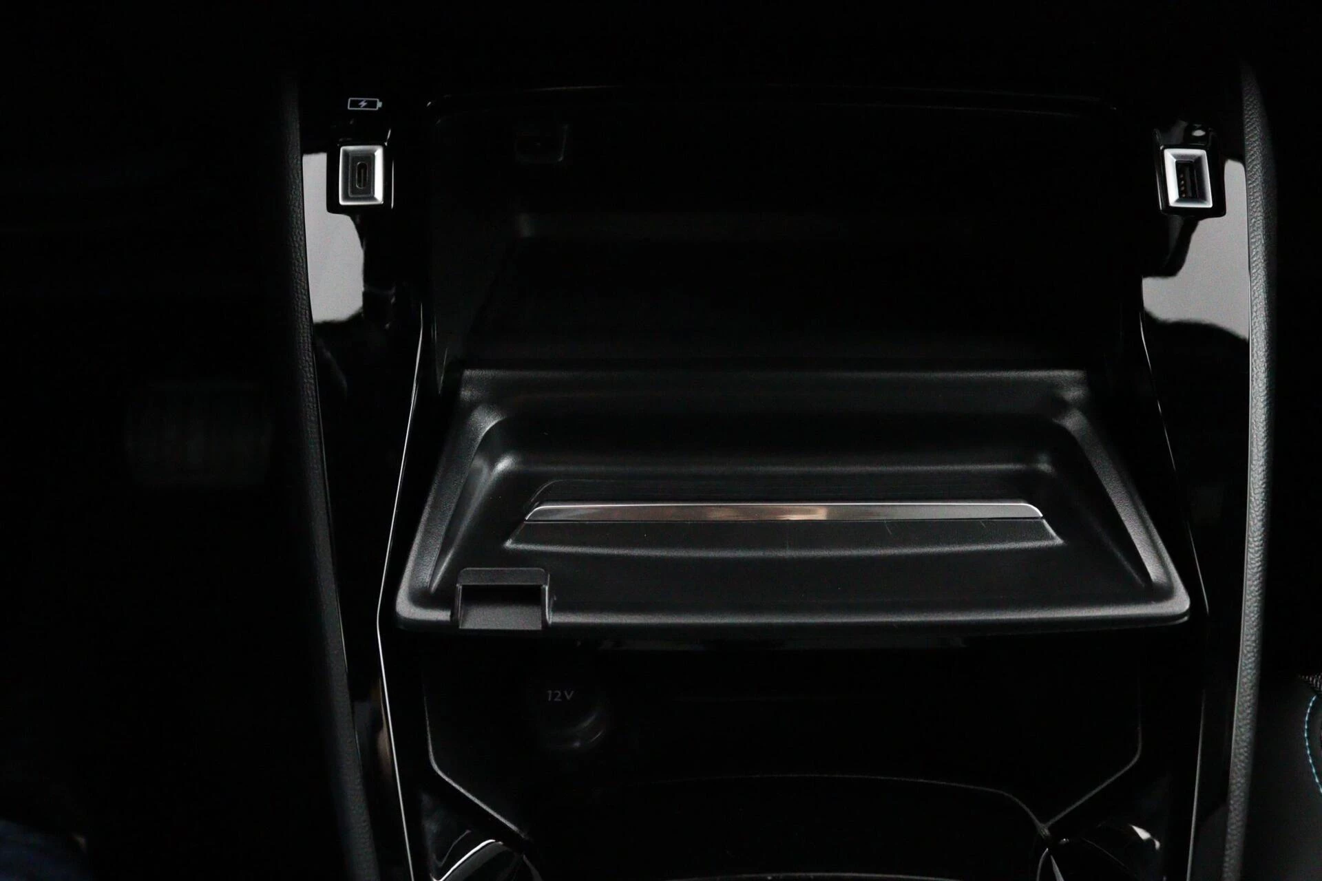 Hoofdafbeelding Peugeot e-2008