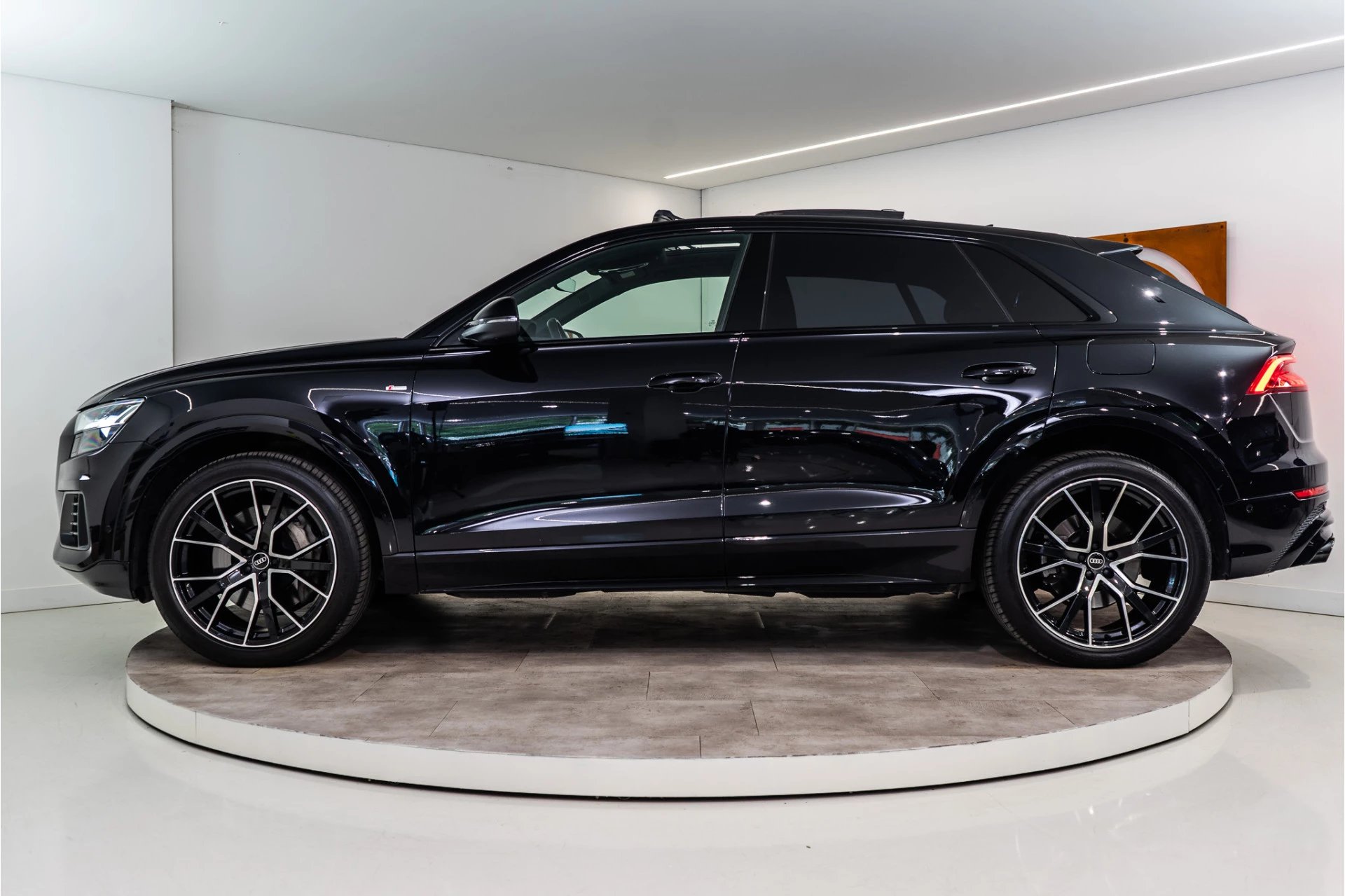 Hoofdafbeelding Audi Q8