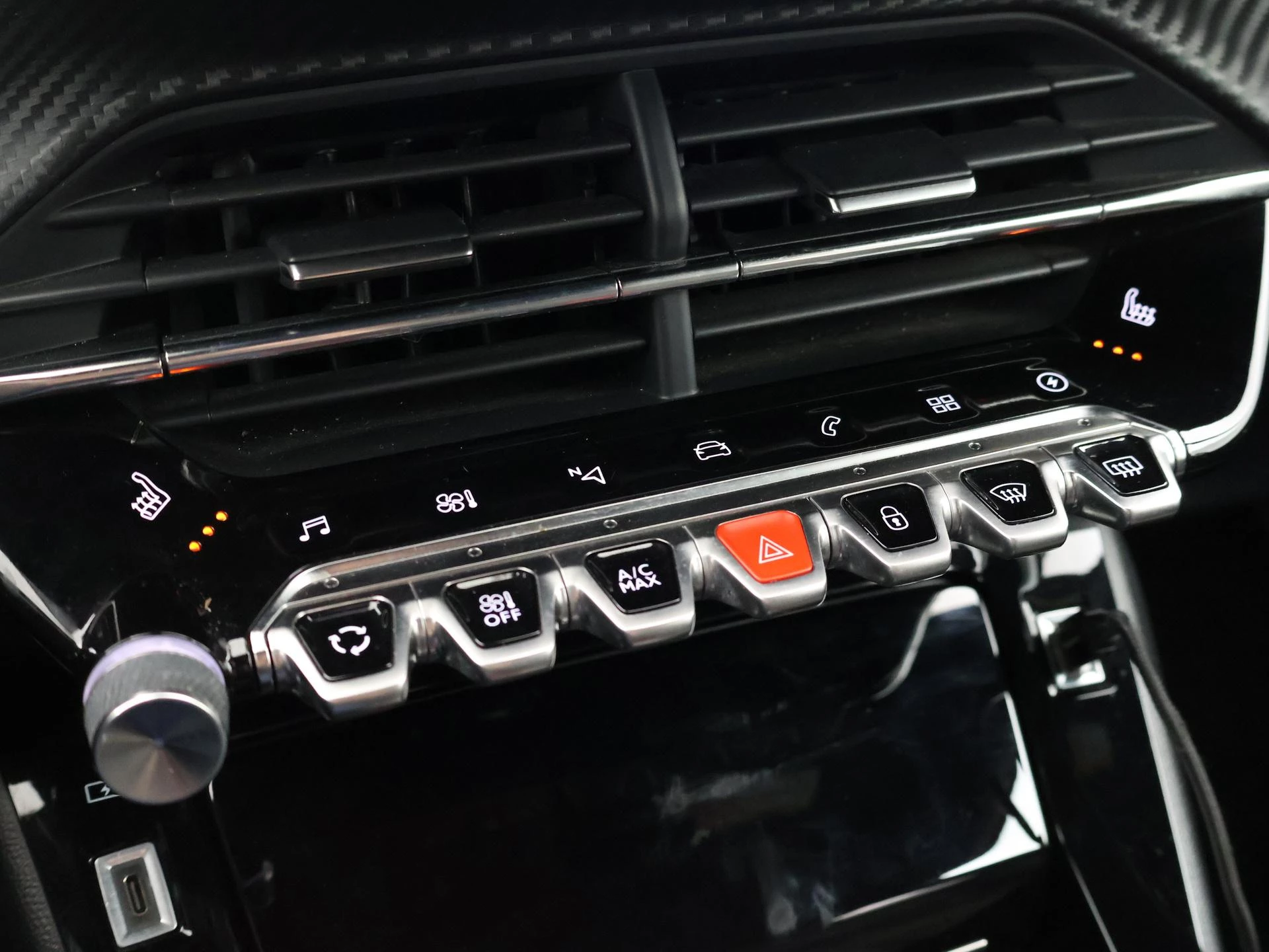 Hoofdafbeelding Peugeot e-2008