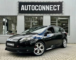 Hoofdafbeelding Ford Focus Ford Focus Wagon 2.0 EcoBoost ST-2 NAVI, CAMERA, HALF/LEDER